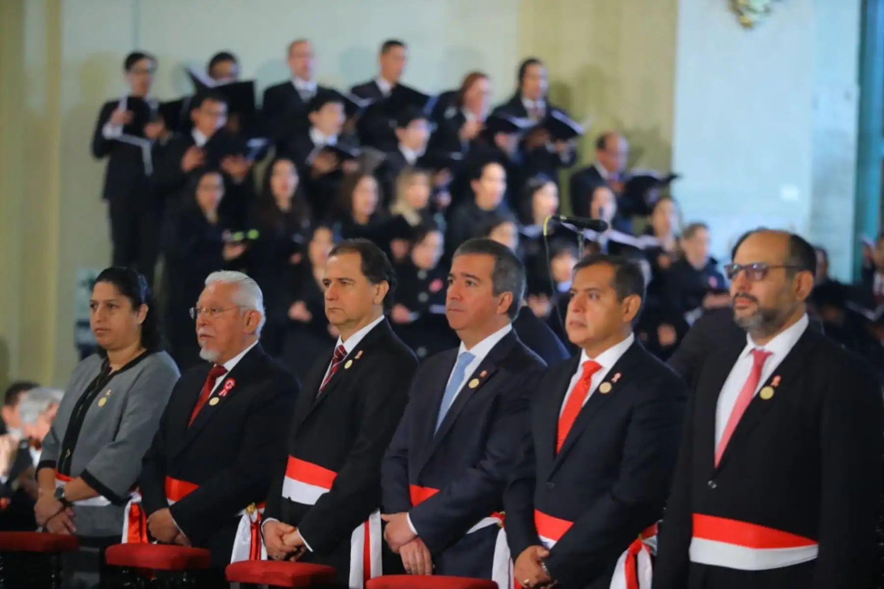 El Presidente de la República, Martín Vizcarra Cornejo, participa en la misa solemne y tedeum por Fiestas Patrias que se realiza en la Catedral de Lima.  Foto: ANDINA/Prensa Presidencia.