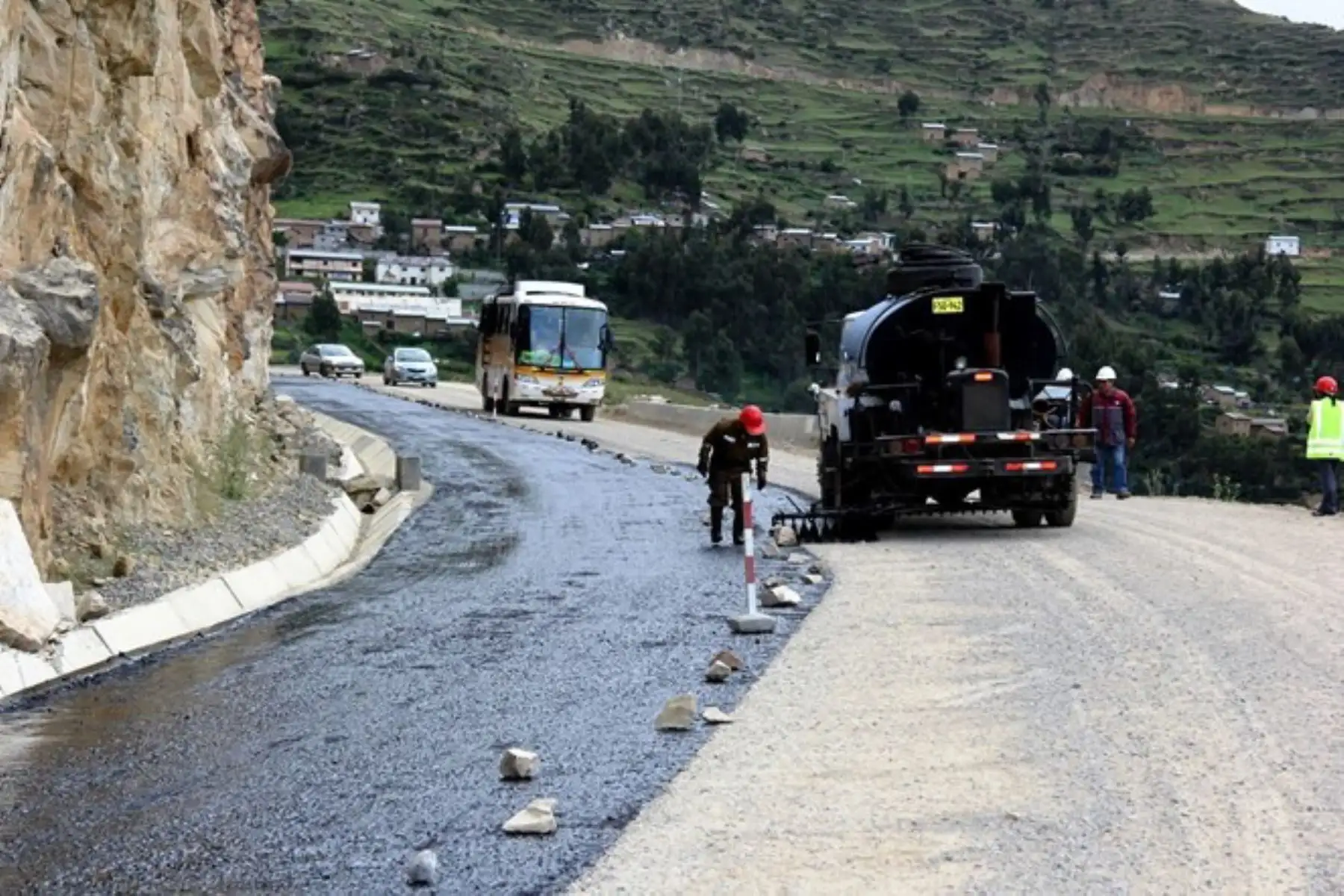 Más de 25,000 empleos se generarán en la región La Libertad con las obras de mantenimiento vial que se ejecutarán en el marco del programa Arranca Perú. ANDINA/archivo
