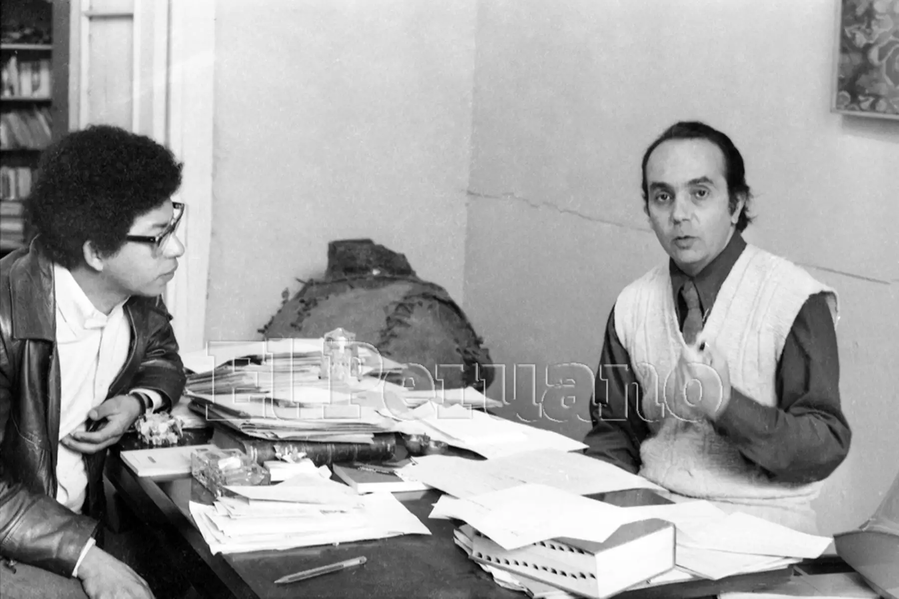 Historiador Pablo Macera entrevistado por Enrique Verástegui  (18 noviembre 1975).  (Foto: Archivo Histórico de EL PERUANO / Norman Córdova)