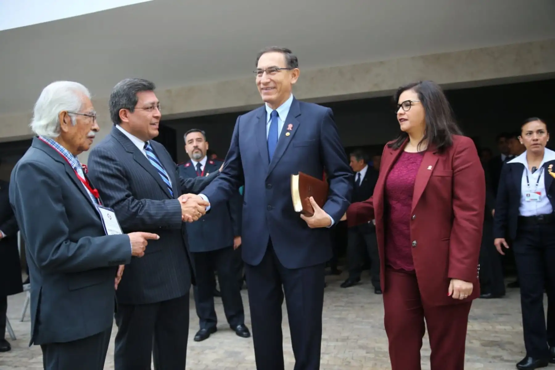 El presidente de la República, Martín Vizcarra, participa esta mañana en una ceremonia de acción de gracias de las iglesias evangélicas por Fiestas Patrias, junto a representantes del Congreso de la República y ministros de Estado. Foto: ANDINA/Prensa Presidencia