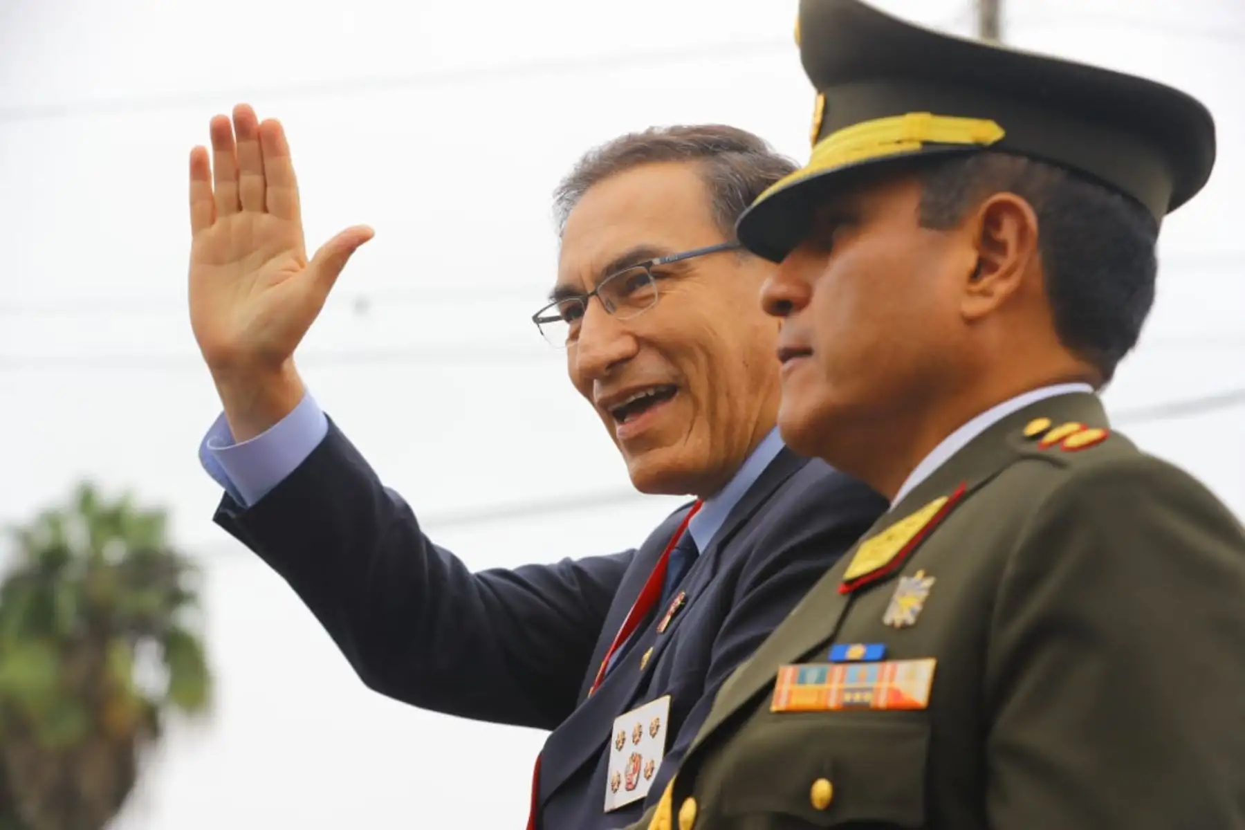 El presidente de la República, Martín Vizcarra, llega a la avenida Brasil para participar de la Gran Parada Militar por Fiestas Patrias .Foto: ANDINA/Prensa Presidencia