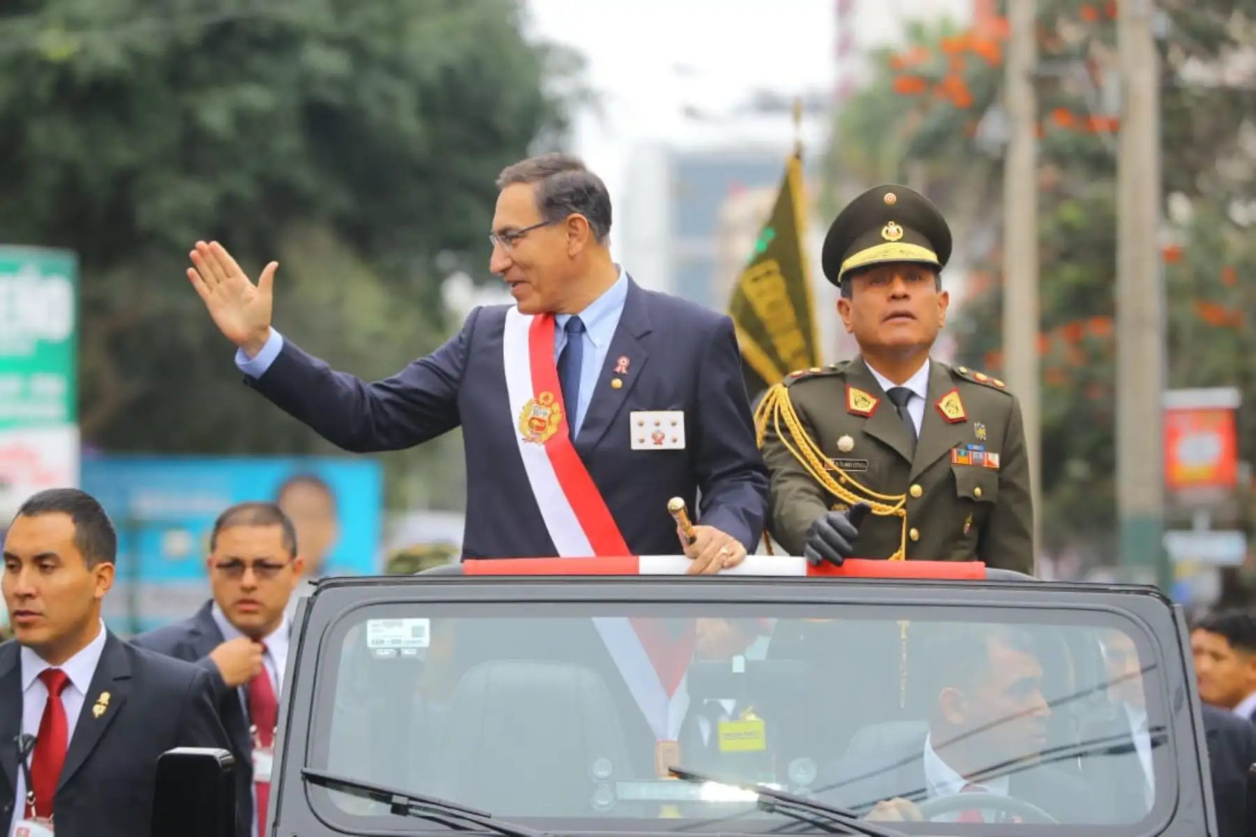 El presidente de la República, Martín Vizcarra, llega a la avenida Brasil para participar de la Gran Parada Militar por Fiestas Patrias .Foto: ANDINA/Prensa Presidencia