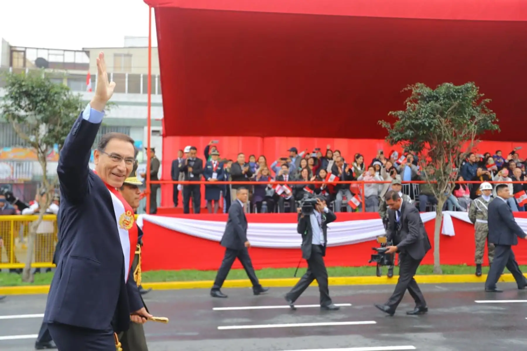 El presidente de la República, Martín Vizcarra, preside   la Gran Parada Militar por Fiestas Patrias. Foto: ANDINA/Prensa Presidencia