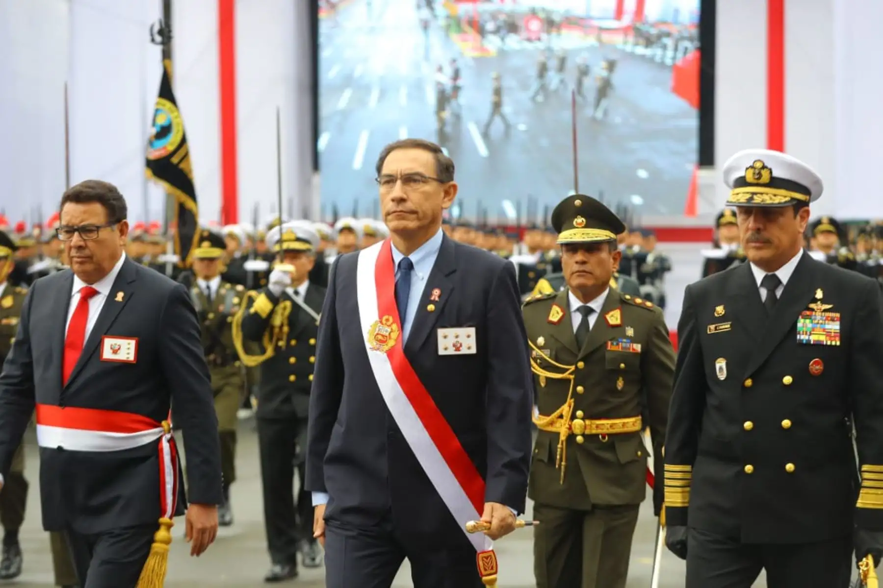El presidente de la República, Martín Vizcarra, preside   la Gran Parada Militar por Fiestas Patrias. Foto: ANDINA/Prensa Presidencia