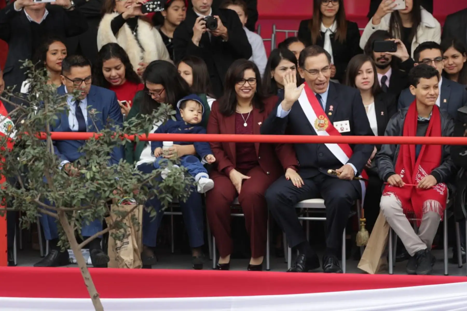 El presidente de la República, Martín Vizcarra, preside   la Gran Parada Militar por Fiestas Patrias. Foto: ANDINA/Prensa Presidencia