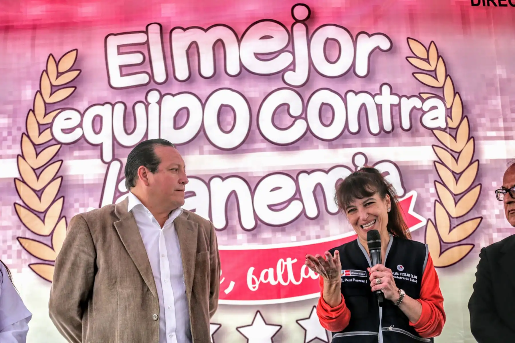 Ministra de Salud Silvia Pessah da inicio a la Tercera Jornada Naciobal contra la Anemia en el Centro de Salud Santa Luzmila II en Comas. Foto: ANDINA/Luis Iparraguirre