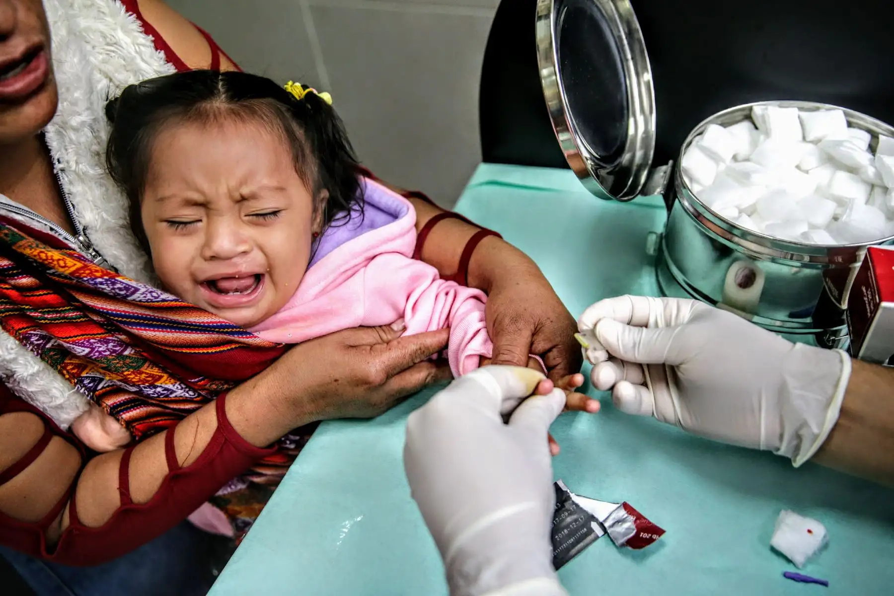 Ministra de Salud Silvia Pessah da inicio a la Tercera Jornada Naciobal contra la Anemia en el Centro de Salud Santa Luzmila II en Comas. Foto: ANDINA/Luis Iparraguirre