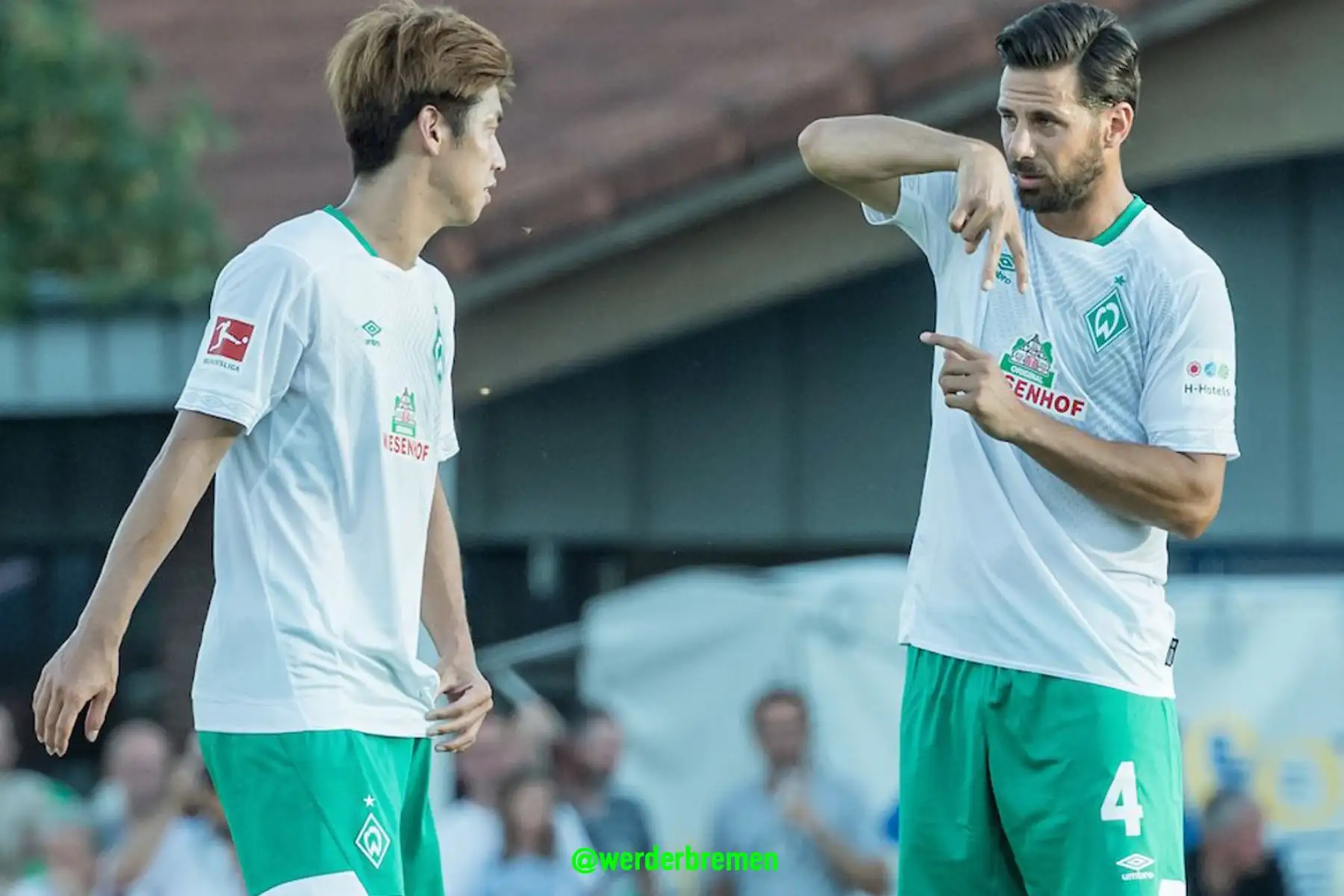 El internacional delantero peruano Claudio Pizarro fue presentado oficialmente hoy por el Werder Bremen, cuadro que lo fichó por una temporada.Foto:ANDINA/Werder Bremen fc
