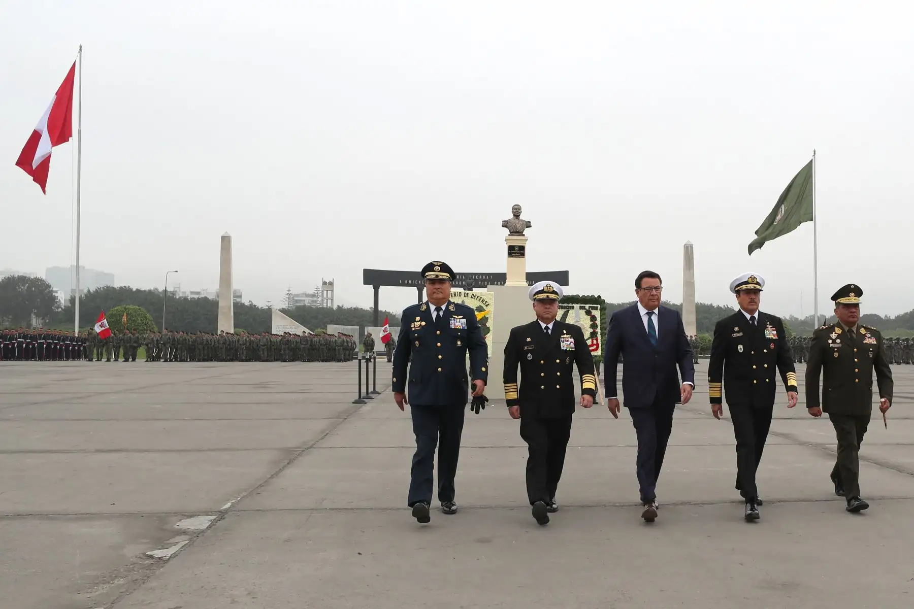El ministro de Defensa, José Huerta Torres, presidió Ceremonia por el 77 aniversario del triunfo de la campaña militar de 1941. Foto: ANDINA/MINDEF