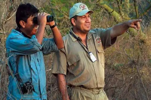 El Servicio Nacional de Áreas Naturales Protegidas por el Estado (Sernanp) lanzó el concurso “Guardaparque x un día”, que en esta oportunidad será el ganador quien presente acciones inspiradoras que contribuyan a disminuir el plástico de un solo uso en la vida diaria. ANDINA/Difusión ANDINA/Difusión