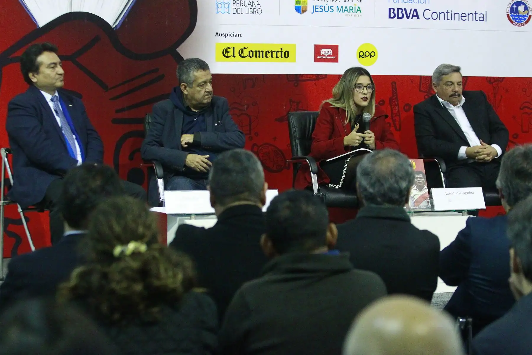 Editora Perú presenta libro  "Perú en los Mundiales" en la Feria Internacional del Libro de Lima, que recopila la historia gráfica de nuestra selección de fútbol en las copas del mundo, participan en el panel los periodistas Felix Paz, Eloy Jauregui , Estefania Chau Suero y Alberto BeingoleaFoto: ANDINA/Eddy Ramos