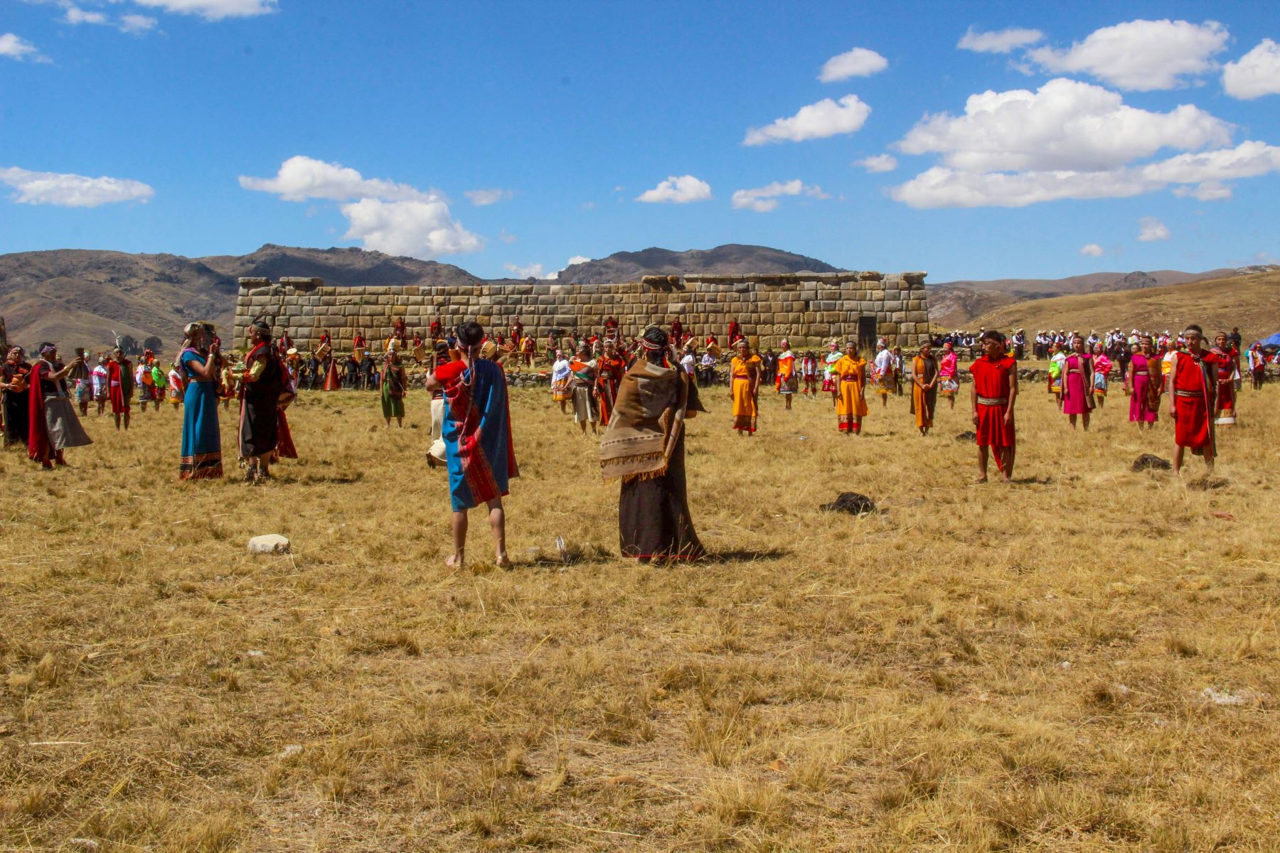 El Inti Raymi o Fiesta del Sol es la festividad de mayor tradición en los Andes peruanos. Y si bien el Cusco es más conocido como el epicentro de esta celebración, también se desarrolla con espectacular solemnidad en el distrito de La Unión, provincia de Dos de Mayo, región Huánuco, desde hace más de 20 años.Foto: ANDINA/Cortesia Jeny Valladares