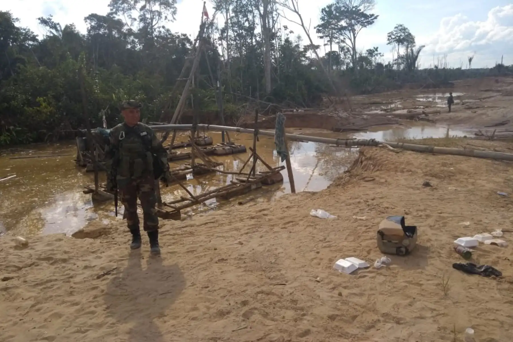 La Policía Nacional del Perú (PNP) realizó un operativo de interdicción contra la minería ilegal en la zona denominada La Pampa, a la altura del Km 104 de la carretera Interoceánica Sur en el distrito de Inambari, región Madre de Dios. Foto: ANDINA/Mininter