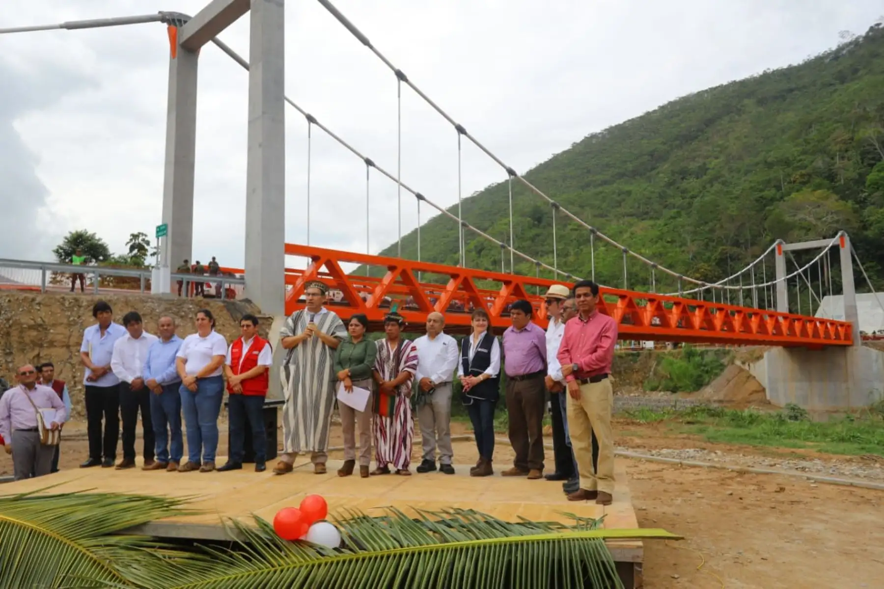 El Presidente de la República, Martín Vizcarra, entregó obras de construcción del puente Perené, en el distrito de Pichanaqui, provincia de Chanchamayo, en la región Junín. Foto: ANDINA/Prensa Presidencia.