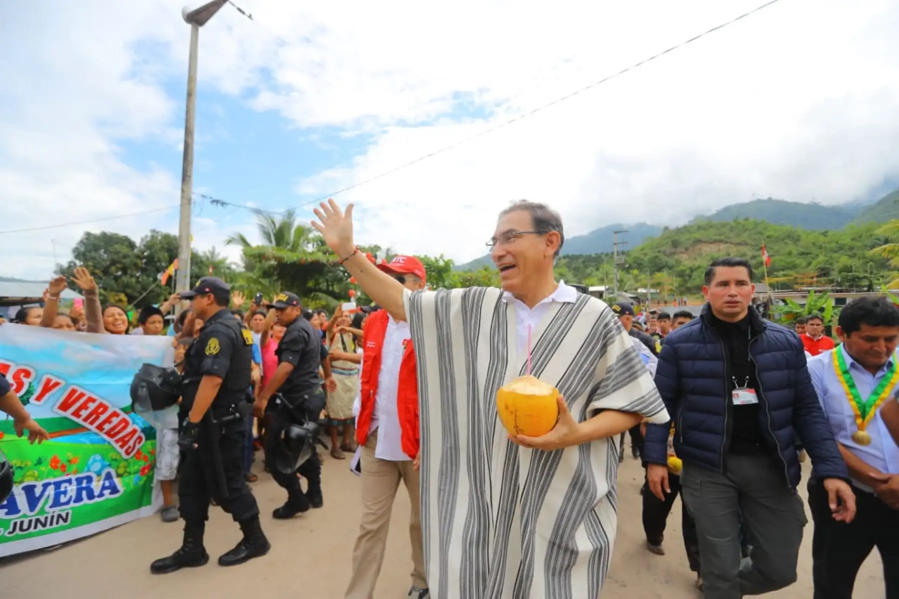 El Presidente de la República, Martín Vizcarra, entregó obras de construcción del puente Perené, en el distrito de Pichanaqui, provincia de Chanchamayo, en la región Junín. Foto: ANDINA/Prensa Presidencia.