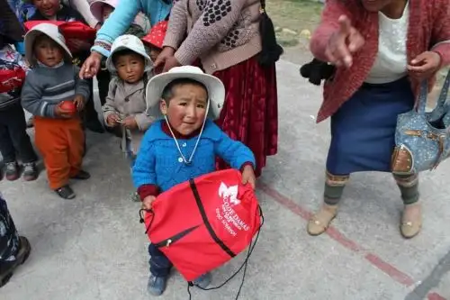 Comité de Damas del Congreso entrega ayuda a afectados por heladas. ANDINA/Difusión