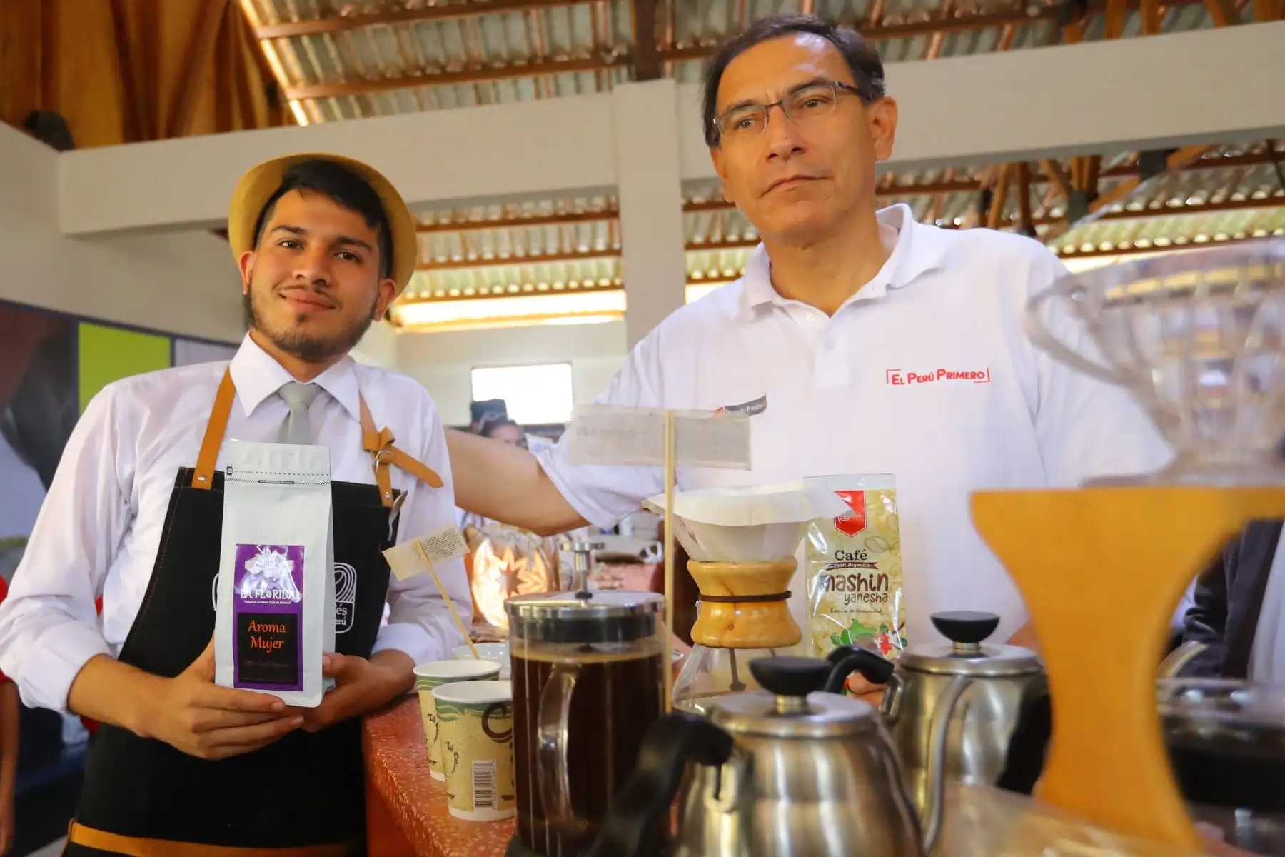 El presidente de la República,Martin Vizcarra, realiza entrega de proyectos de Mejoramiento de los servicios turísticos de la Ruta del Café en el distrito de Villa Rica. Esta iniciativa fortalecerá la Ruta del Café y se espera atraer a 300 mil turistas entre nacionales y extranjeros. Foto: ANDINA/Prensa Presidencia