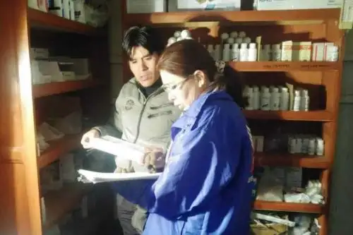 Durante los viajes de supervisión realizados entre los meses de junio y julio del presente año a los establecimientos de salud de las zonas rurales de Huánuco, la Defensoría del Pueblo advirtió en algunos de ellos el desabastecimiento de medicamentos esenciales para la atención de problemas de salud relacionados a la temporada de bajas temperaturas.