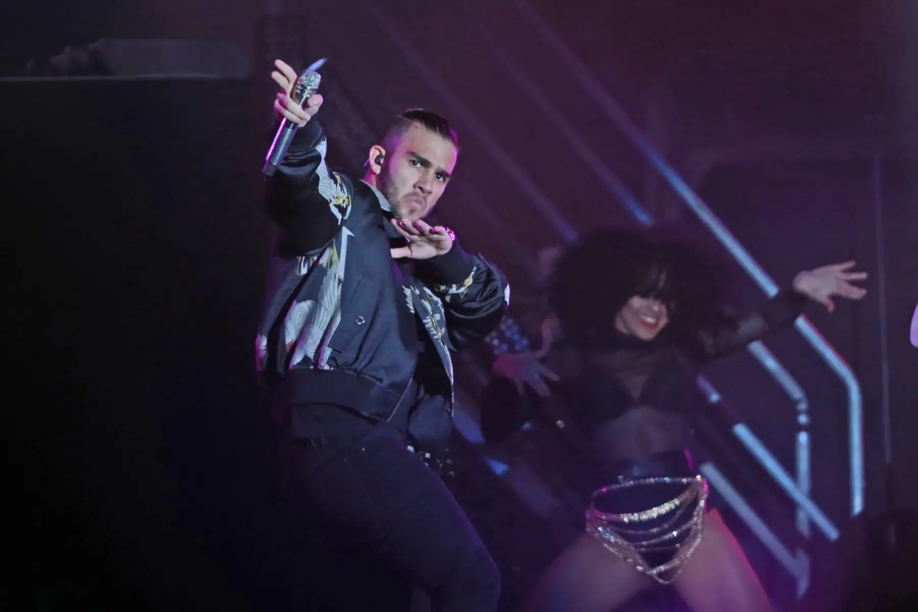 Manuel Torizo cantante colombiano inicia el concierto "Junto2" en el estadio Monumental.
Foto: ANDINA/Jhony Laurente