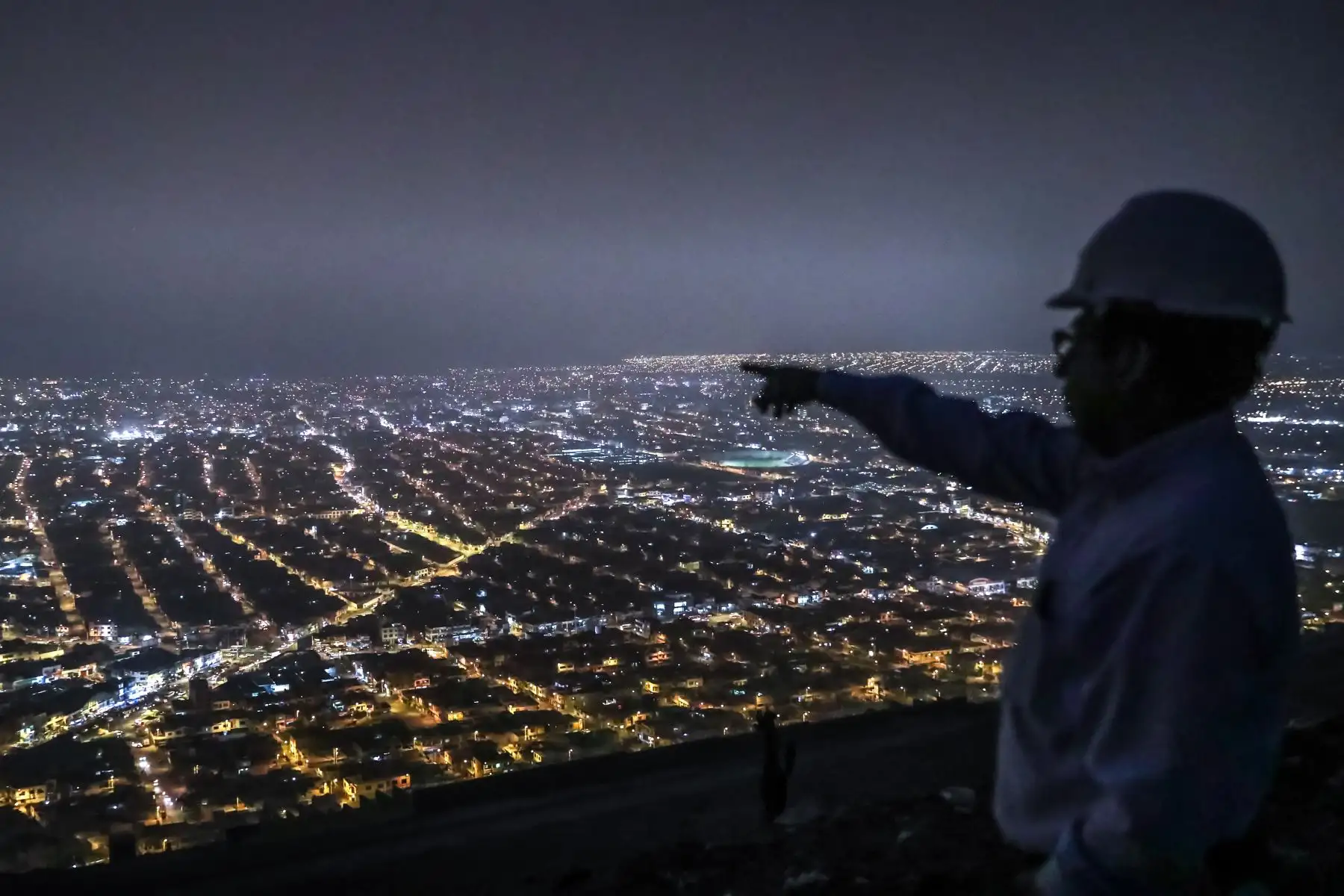 La asociación vivienda taller Villurcuni, en Tacna, agrupa a 400 familias de escasos recursos que acaban de ver su sueño hecho realidad con la llegada de energía eléctrica de manera permanente, lo que les permitirá autogestionar sus propios ingresos. Foto: ANDINA/Minem