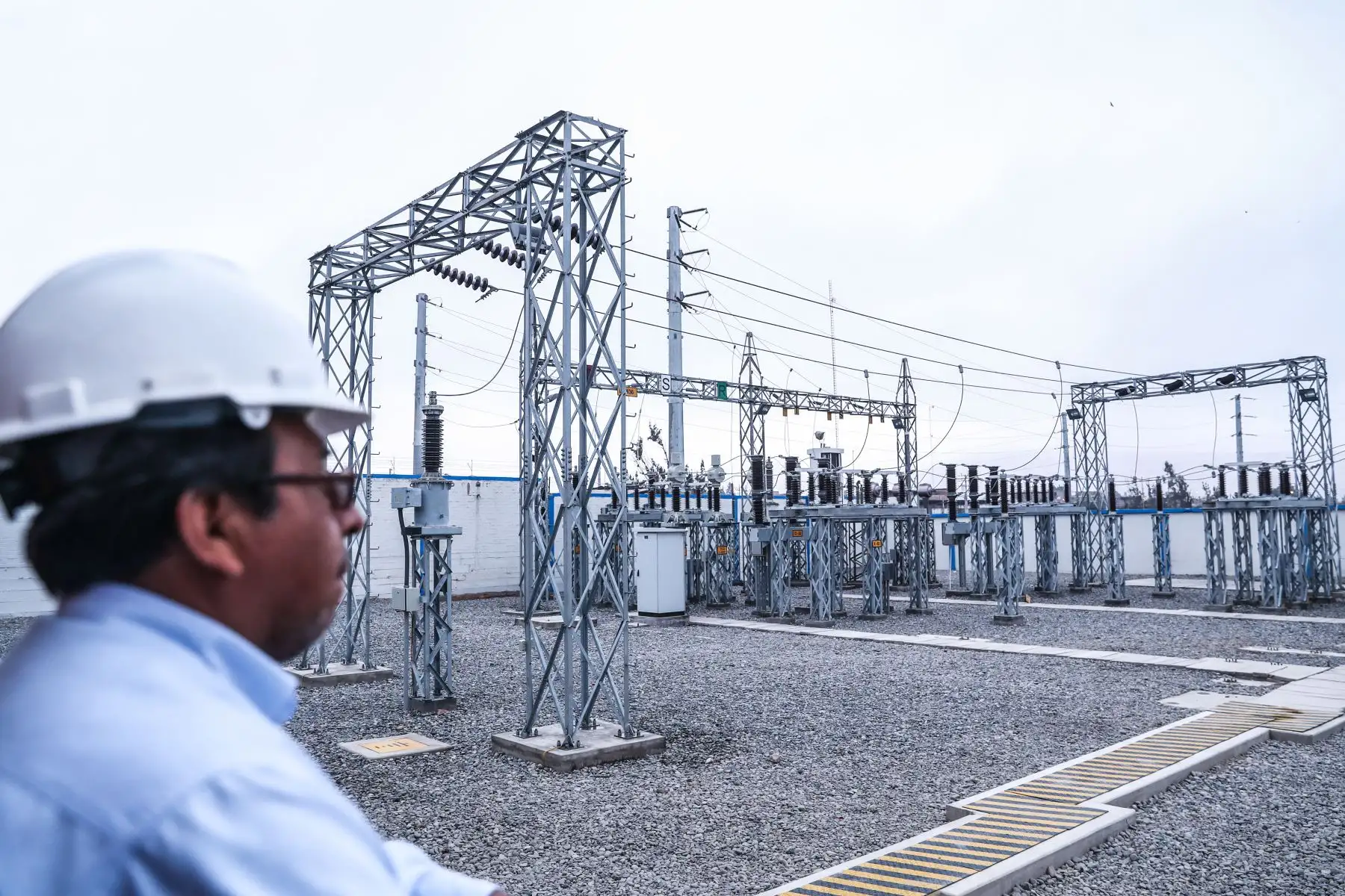 La asociación vivienda taller Villurcuni, en Tacna, agrupa a 400 familias de escasos recursos que acaban de ver su sueño hecho realidad con la llegada de energía eléctrica de manera permanente, lo que les permitirá autogestionar sus propios ingresos. Foto: ANDINA/Minem