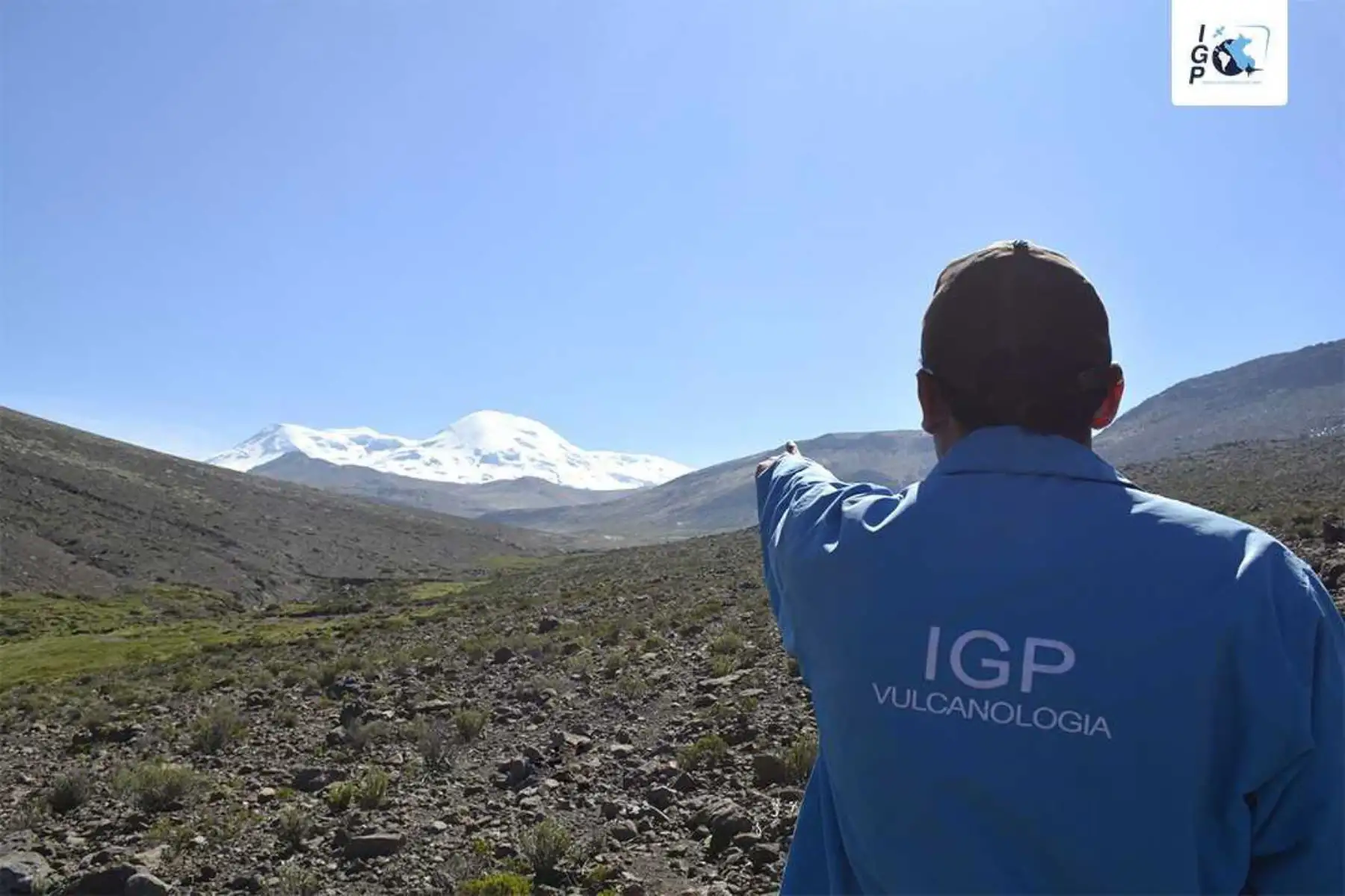 Cuatro sismos diarios entre el 16 y 31 de julio registró el volcán Coropuna, ubicado entre los distritos de Viraco, provincia de Castilla, y Salamanca, provincia de Condesuyos, en la región Arequipa, siendo el más alto a escala nacional y considerado uno de los volcanes de muy alto riesgo, informó el Instituto Geofísico del Perú (IGP).