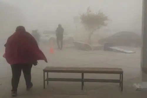 Fuertes vientos se presentarán desde esta mañana hasta el miércoles 15 de agosto. Generarán levantamiento de polvo/arena (zonas abiertas de la costa de Ica), neblina y niebla, los cuales reducirán la visibilidad horizontal. ANDINA/Difusión