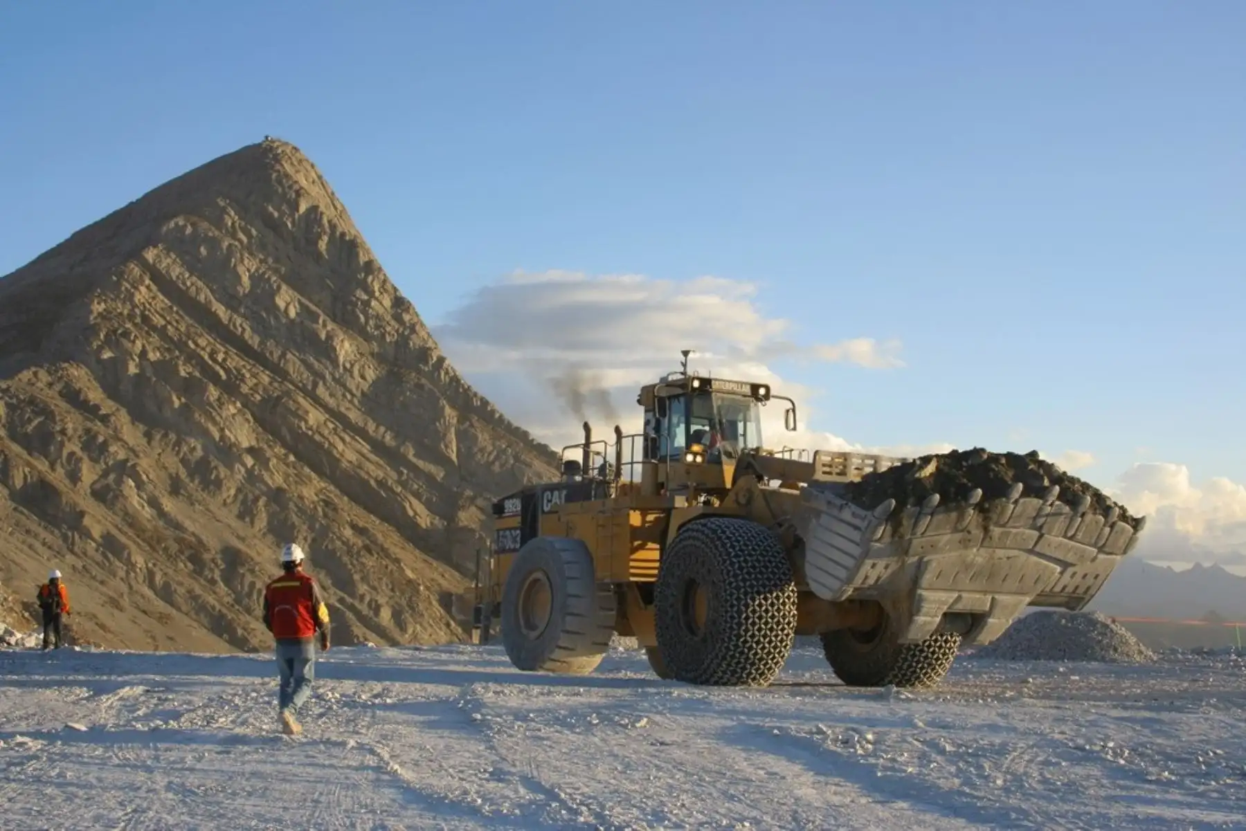 Inversiones en maquinaria para minería.