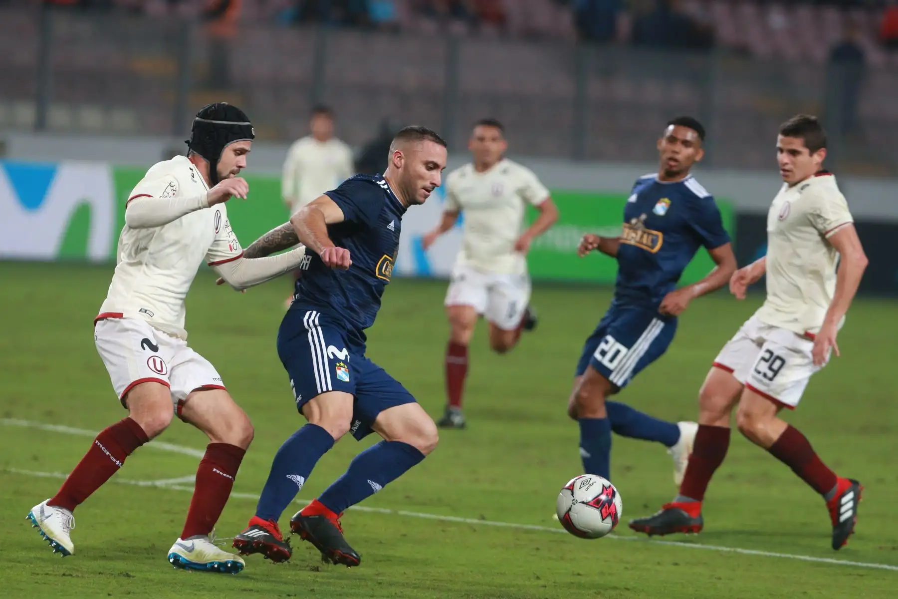 Sporting Cristal derrotó 1-0 a Universitario deporte y se consolida como líder del torneo. Foto: ANDINA/Vidal Tarqui