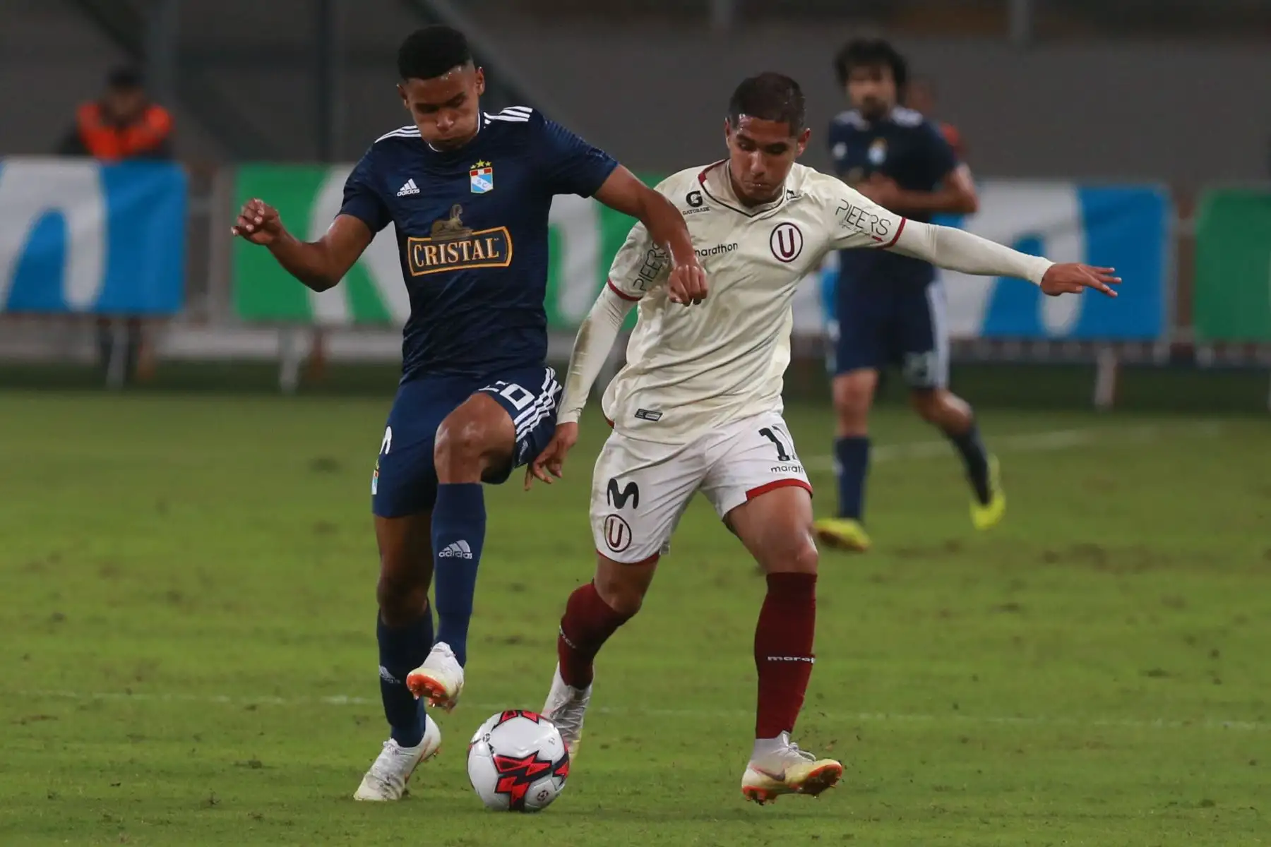Sporting Cristal derrotó 1-0 a Universitario deporte y se consolida como líder del torneo. Foto: ANDINA/Vidal Tarqui