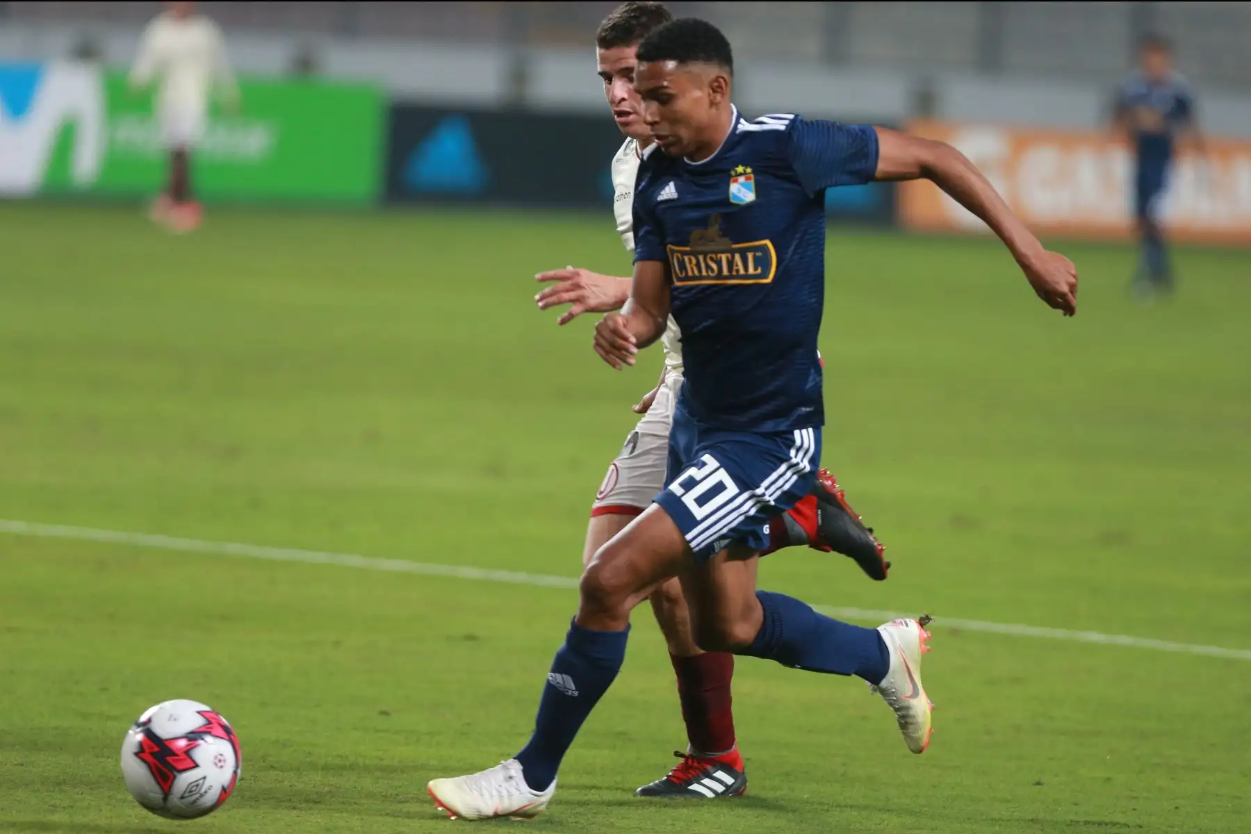 Sporting Cristal derrotó 1-0 a Universitario deporte y se consolida como líder del torneo. Foto: ANDINA/Vidal Tarqui