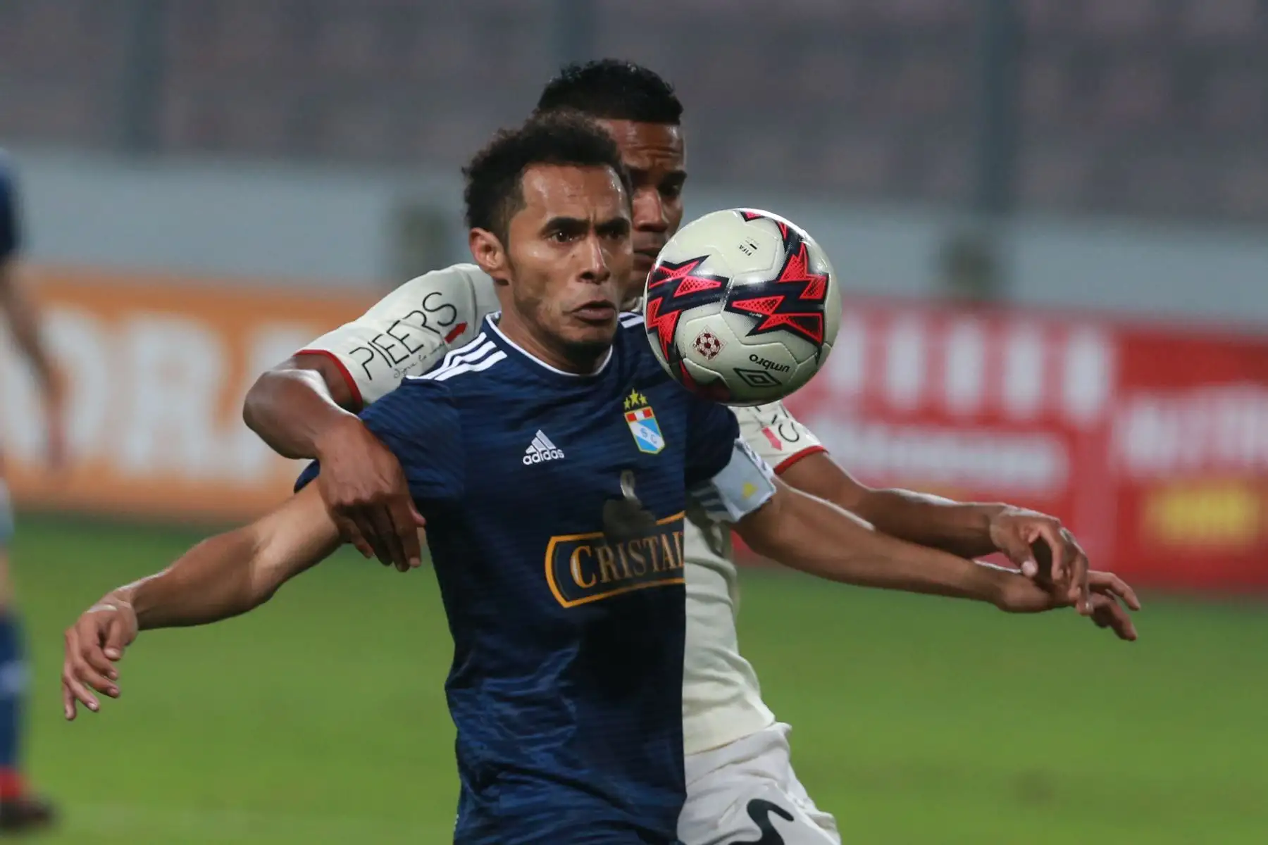 Sporting Cristal derrotó 1-0 a Universitario deporte y se consolida como líder del torneo. Foto: ANDINA/Vidal Tarqui