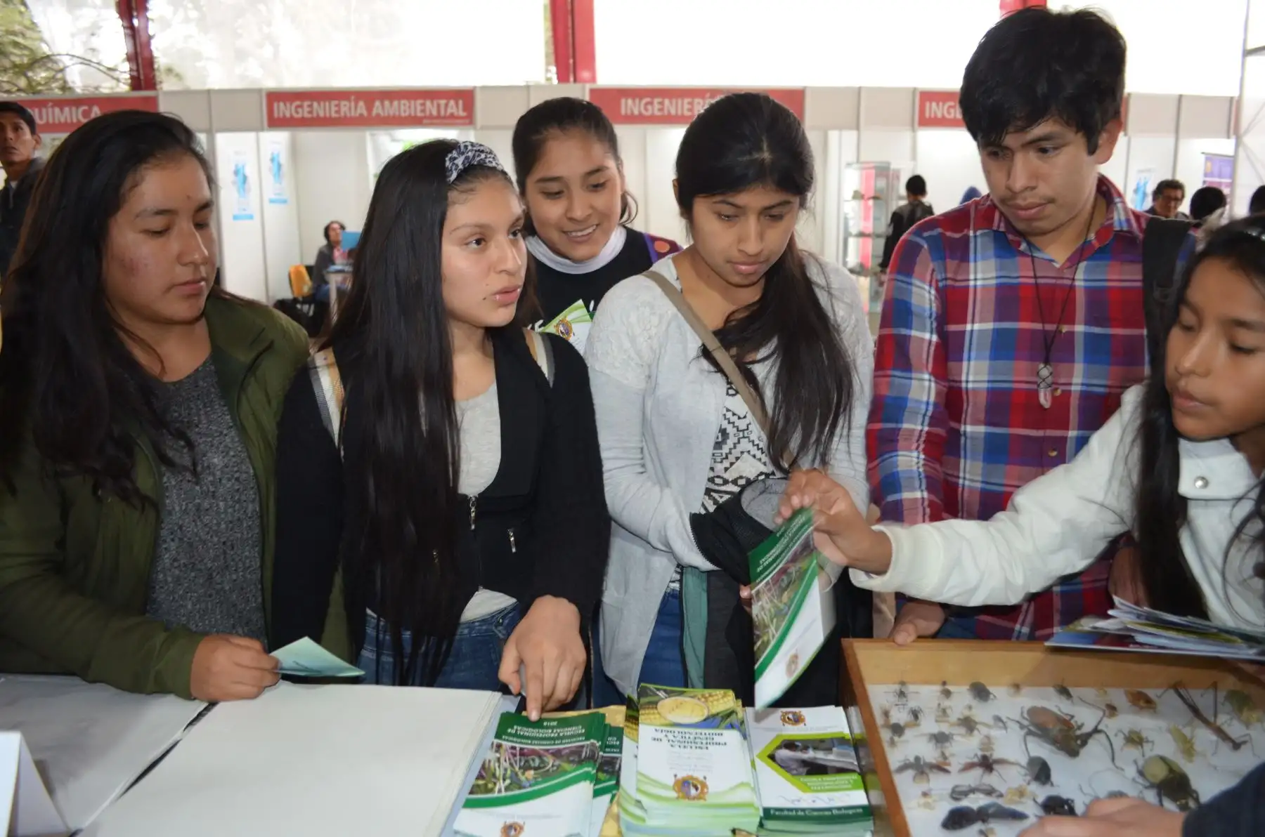 Feria estará abierta entre hoy y mañana martes. Foto: UNMSM