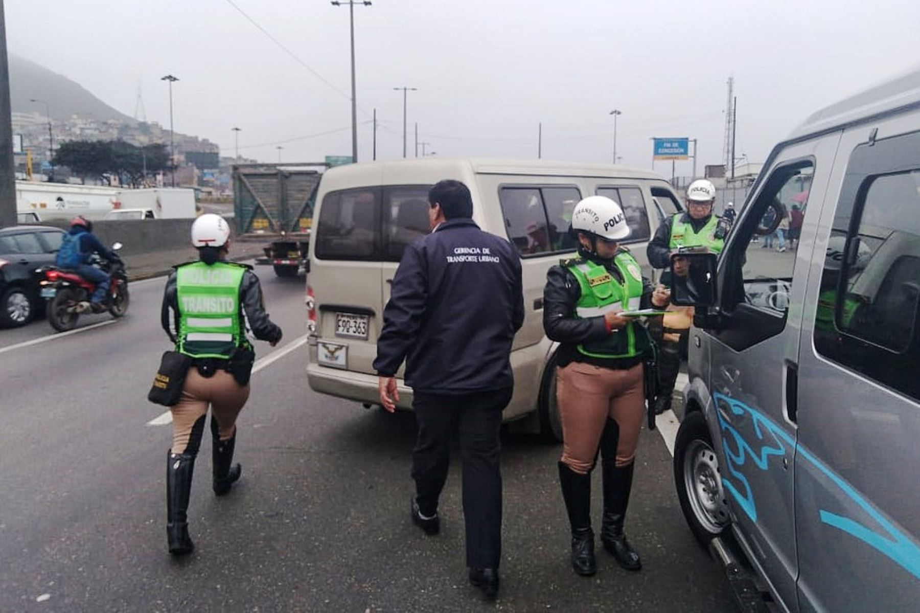 Policía impuso más de 300 papeletas en operativos contra paraderos informales. Foto: ANDINA/Difusión.