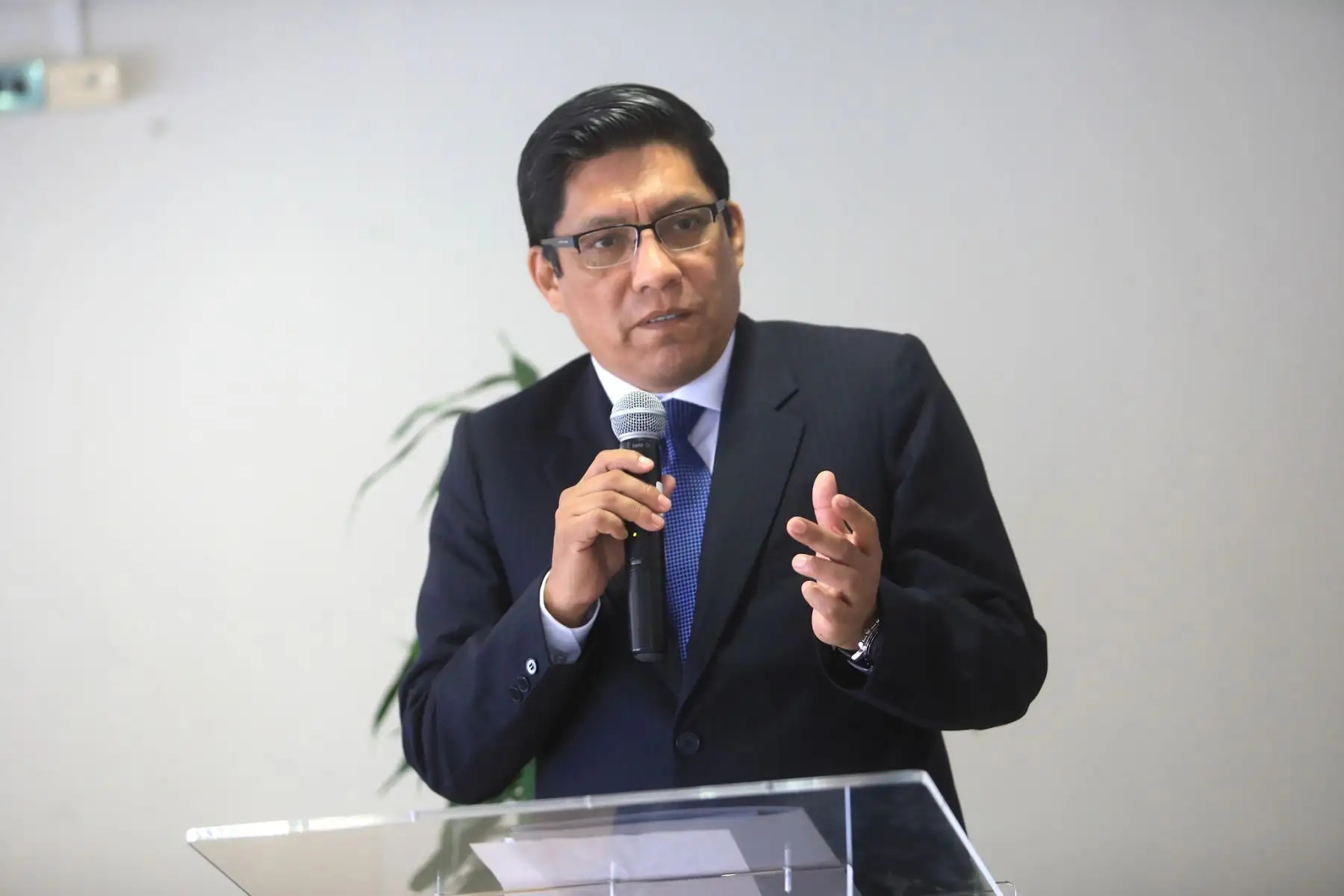 Ministro de Justicia y Derechos Humanos, Vicente Zeballos.
