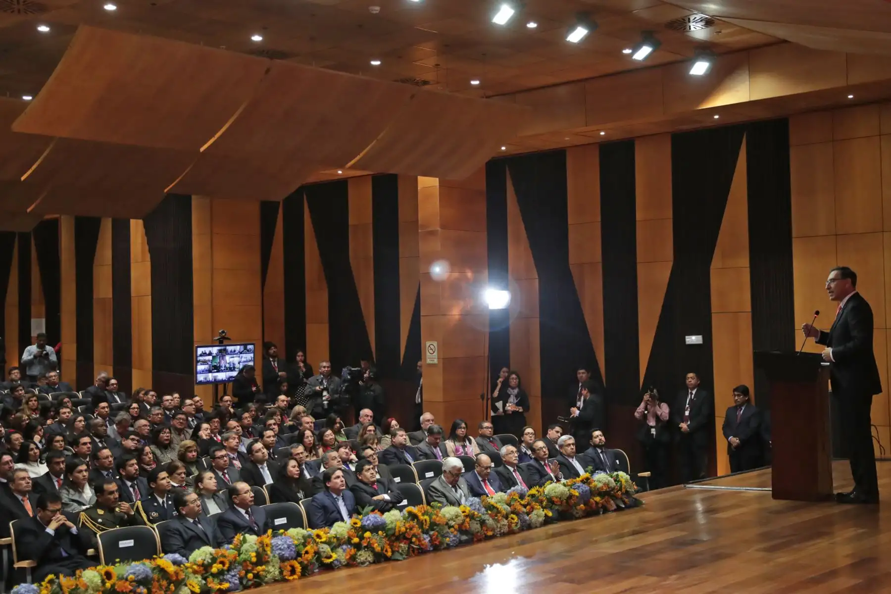 Presidente de la república,Martin Vizcarra asiste a la presentación del programa "Postula con la tuya" de la Contraloría General de la República. Foto: ANDINA/Prensa Presidencia
