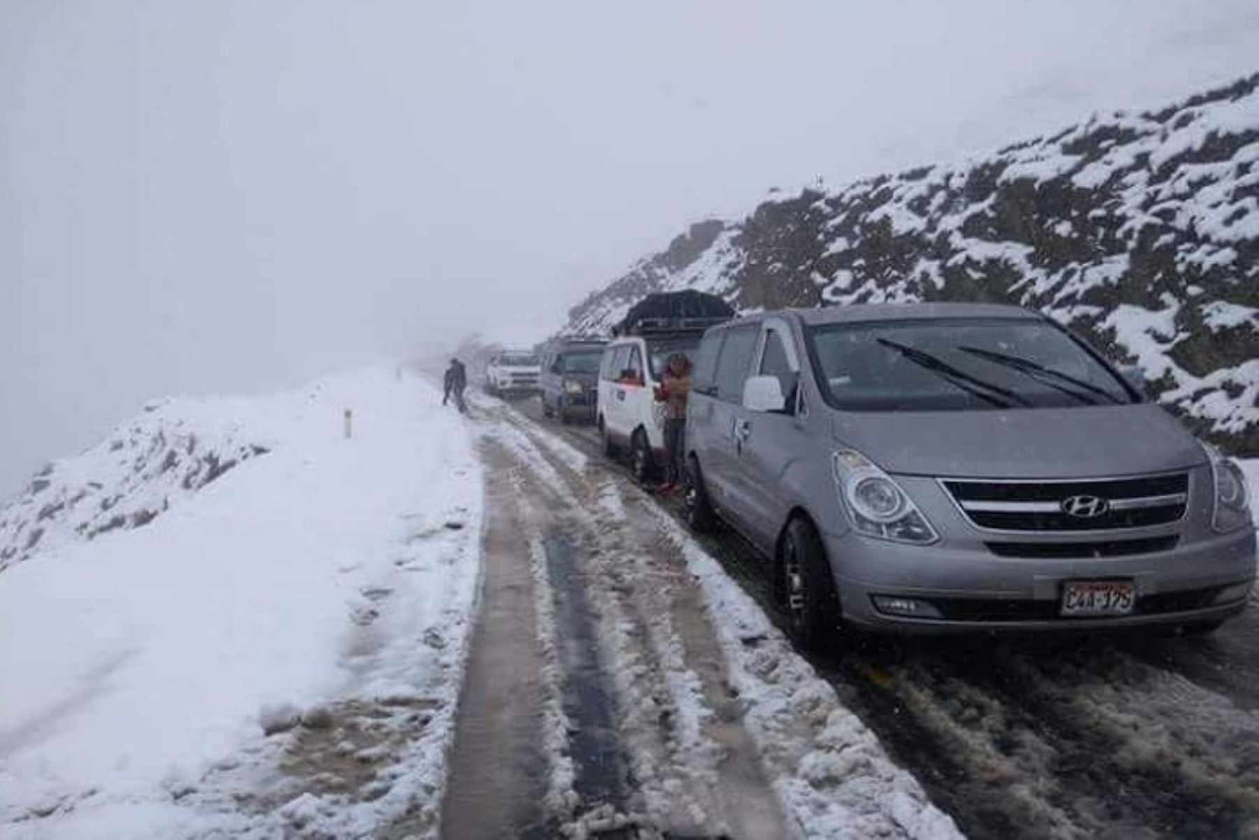 Vías de acceso a Cusco parcialmente restringidas por caída de nieve