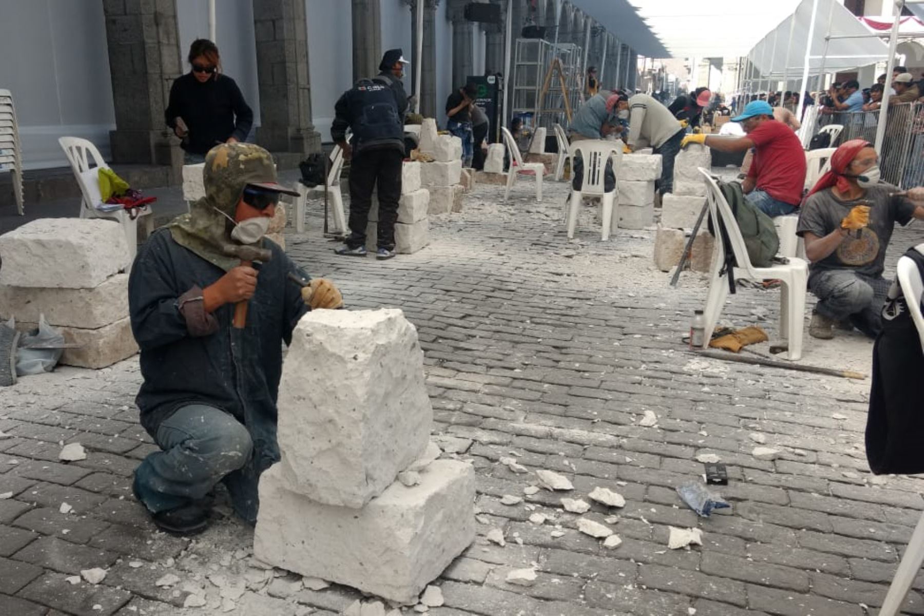 Se inicia concurso de tallado en sillar, piedra y fierro forjado en Arequipa. ANDINA