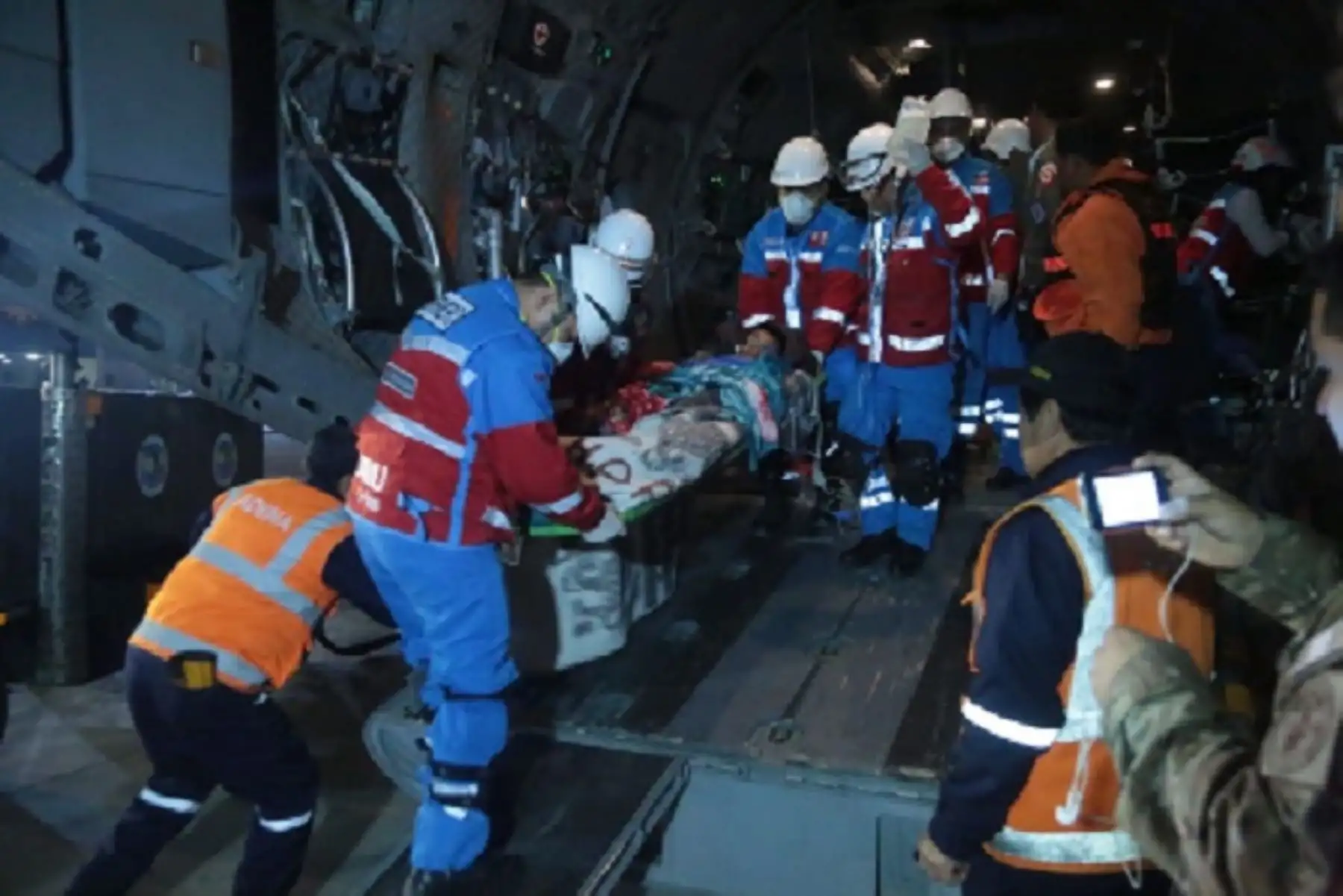 El Instituto Nacional de Defensa Civil (Indeci) reportó la identidad de seis de las personas intoxicadas en la región Ayacucho, que esta noche fueron trasladadas a Lima en un avión Spartan de la Fuerza Aérea del Perú (FAP) e internadas para su atención en diferentes establecimientos de salud especializados.