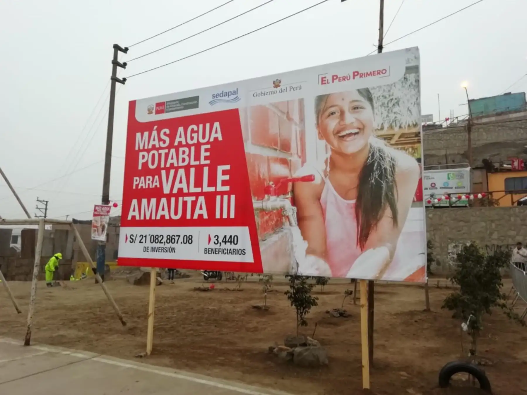Los vecinos de Valle Amauta III, en Ate, ahora contarán con agua potable en sus casas. El presidente Martin Vizcarra junto al ministro Javier Piqué inauguran este servicio que mejorará la calidad de vida de los vecinos del sector. Foto: ANDINA/Prensa Presidencia.