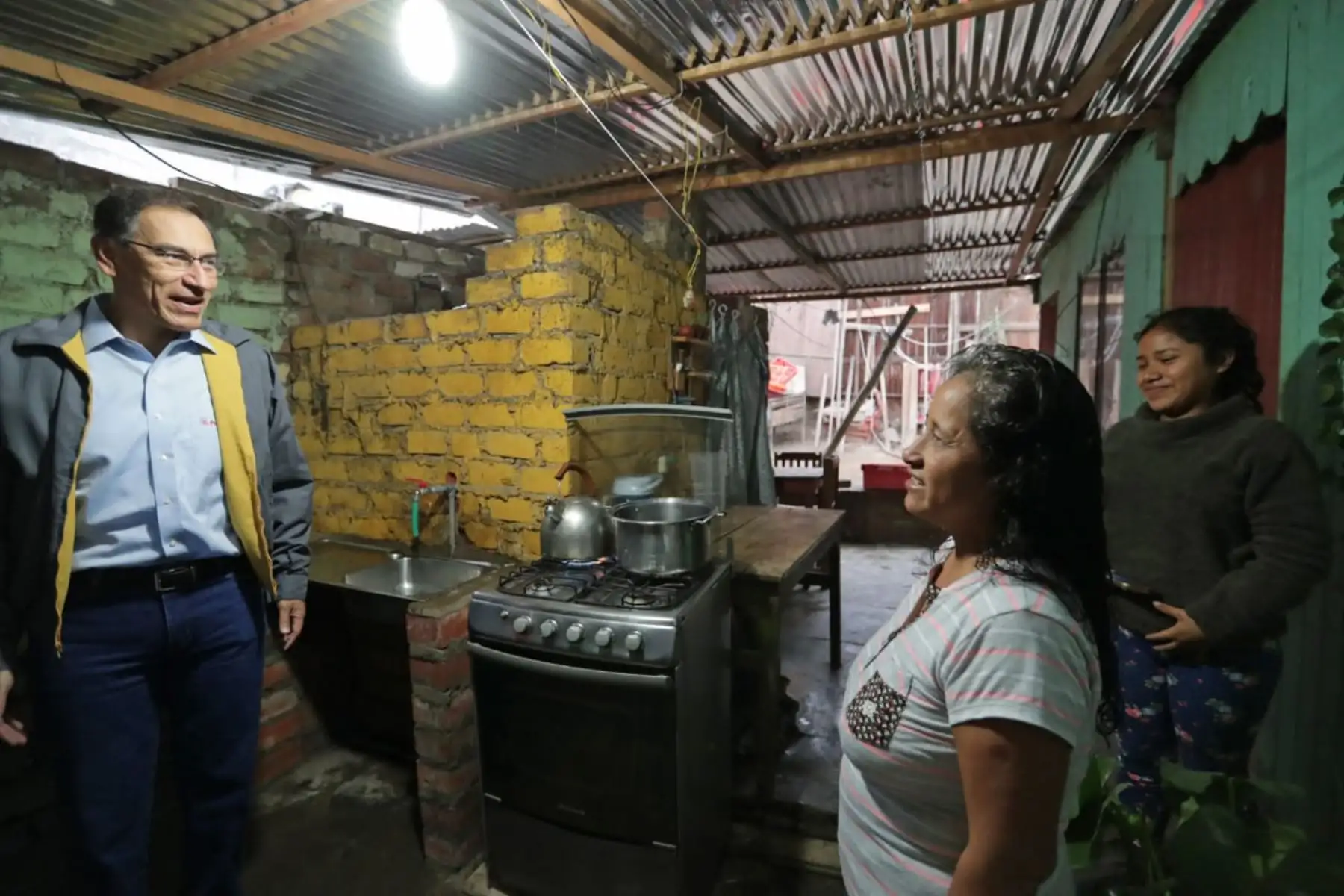 El Presidente de la República, Martín Vizcarra, inaugura las obras de ampliación de los sistemas de agua potable y alcantarillado en el Valle Amauta 3, distrito de Ate. Foto: ANDINA/Prensa Presidencia.