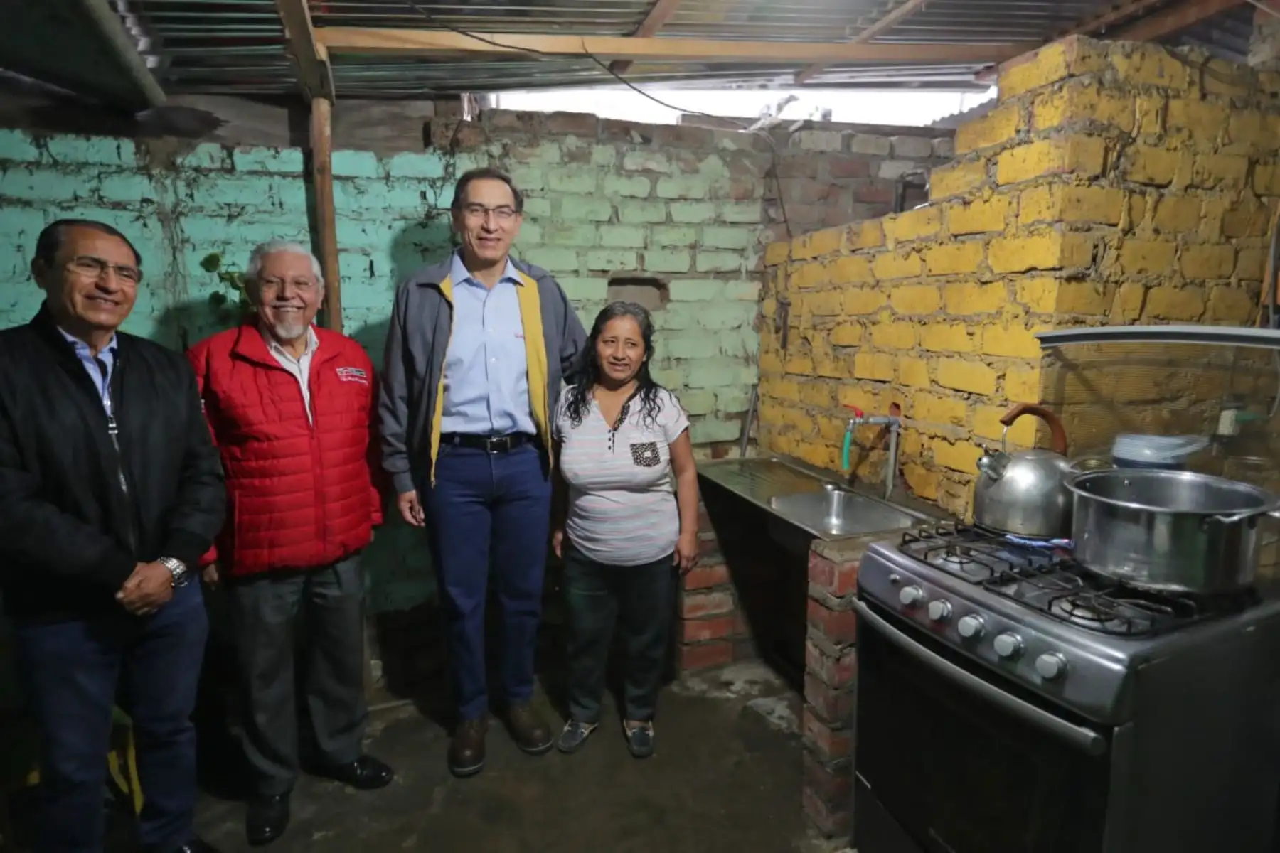 El Presidente de la República, Martín Vizcarra, inaugura las obras de ampliación de los sistemas de agua potable y alcantarillado en el Valle Amauta 3, distrito de Ate. Foto: ANDINA/Prensa Presidencia.