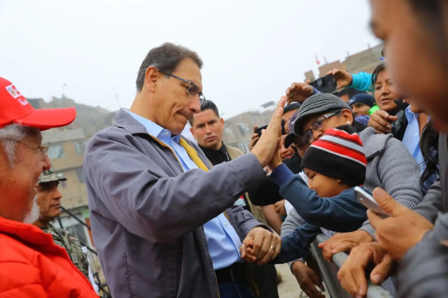 El Presidente de la República, Martín Vizcarra, inaugura las obras de ampliación de los sistemas de agua potable y alcantarillado en el Valle Amauta 3, distrito de Ate. Foto: ANDINA/Prensa Presidencia.