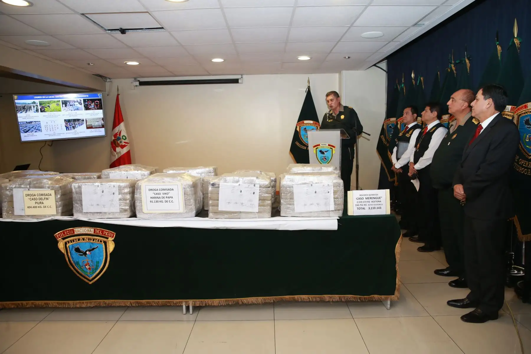 La Dirección Antidrogas (Dirandro) de la Policía Nacional del Perú presentará los resultados de importantes intervenciones policiales en el país en las cuales se decomisó cocaína e insumos químicos destinados a la elaboración de droga .Foto: ANDINA/Norman Córdova