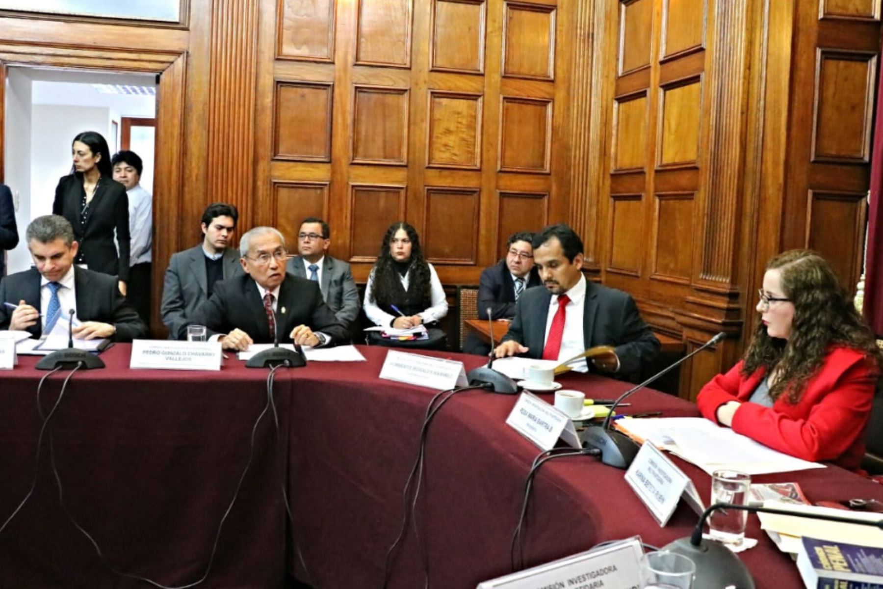 Fiscal de la Nación, Pedro Chávarry, se presenta ante la comisión parlamentaria que investiga el caso Lava Jato. Foto: Internet/Medios.