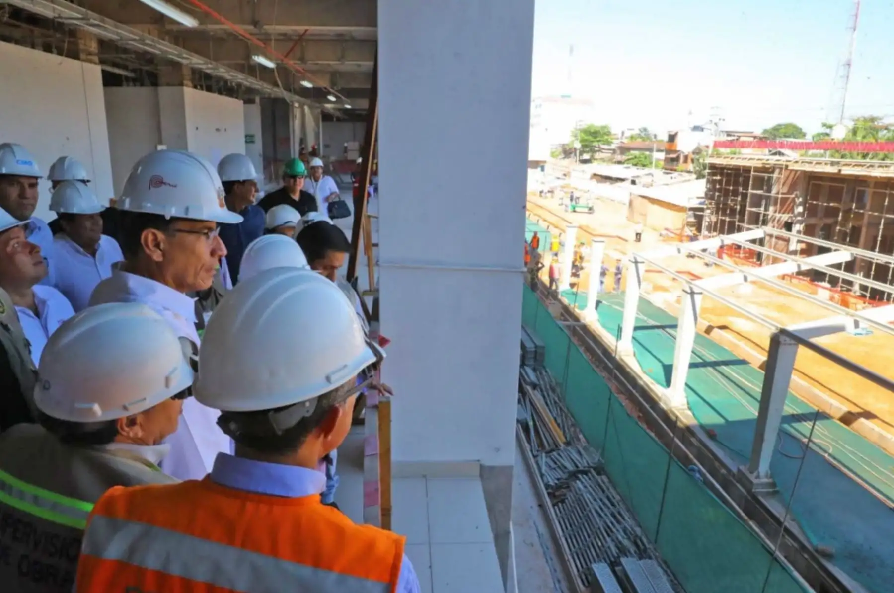 Presidente de la República, Martín Vizcarra, inspecciona obras del hospital regional de Pucallpa. Foto: ANDINA/Prensa Presidencia.