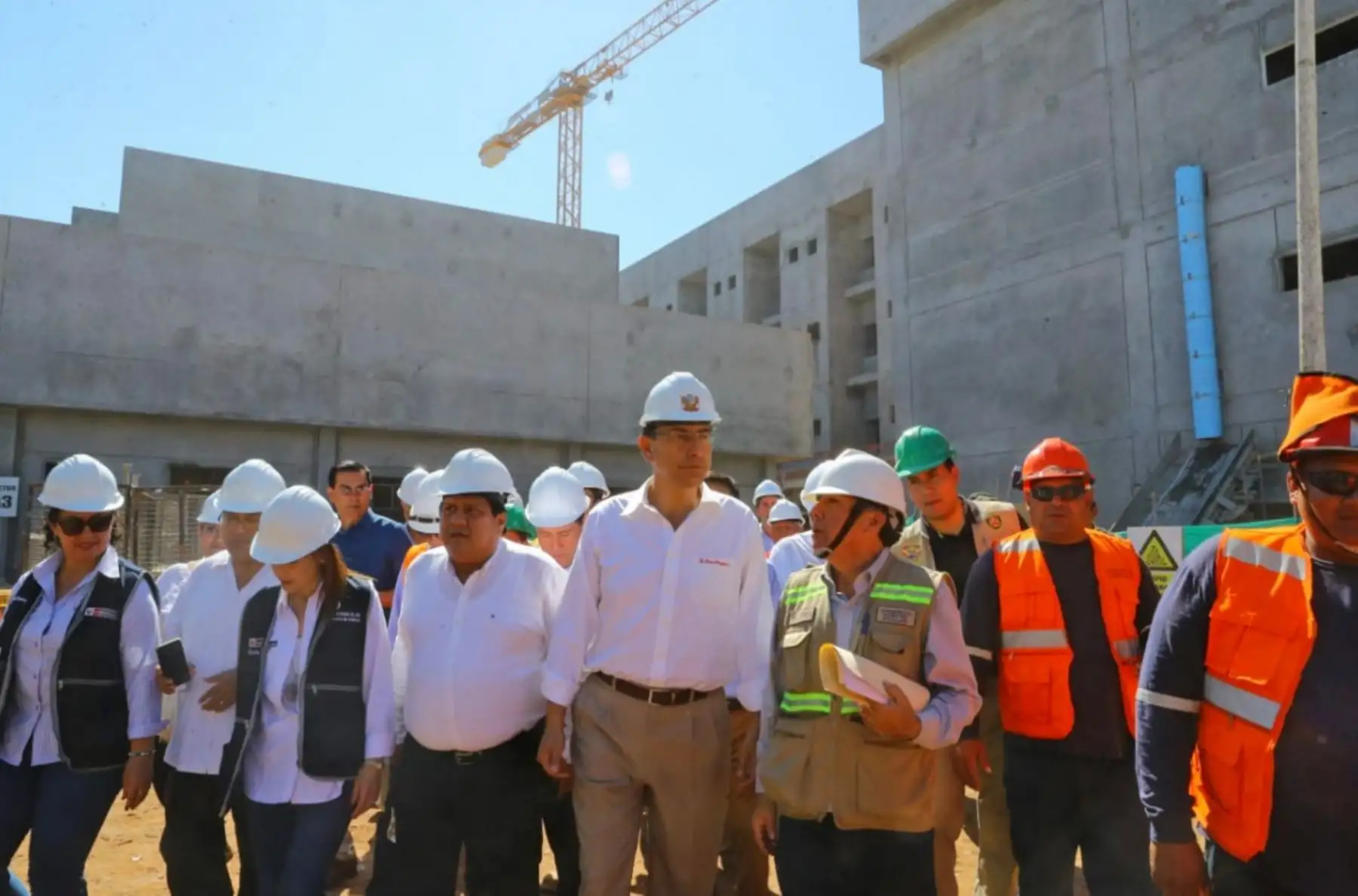 Presidente de la República, Martín Vizcarra, inspecciona obras del hospital regional de Pucallpa. Foto: ANDINA/Prensa Presidencia.