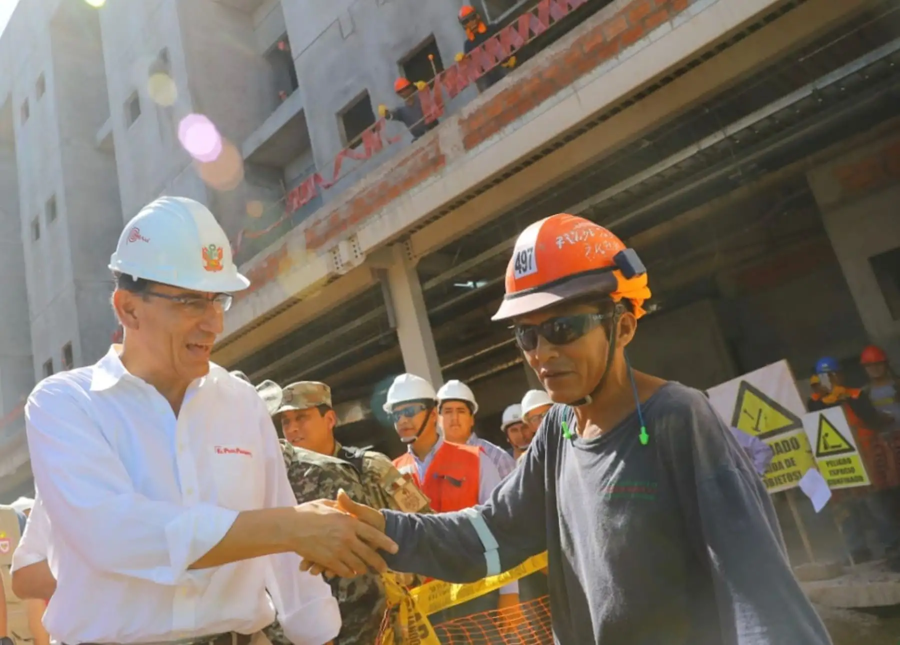 Presidente de la República, Martín Vizcarra, inspecciona obras del hospital regional de Pucallpa. Foto: ANDINA/Prensa Presidencia.