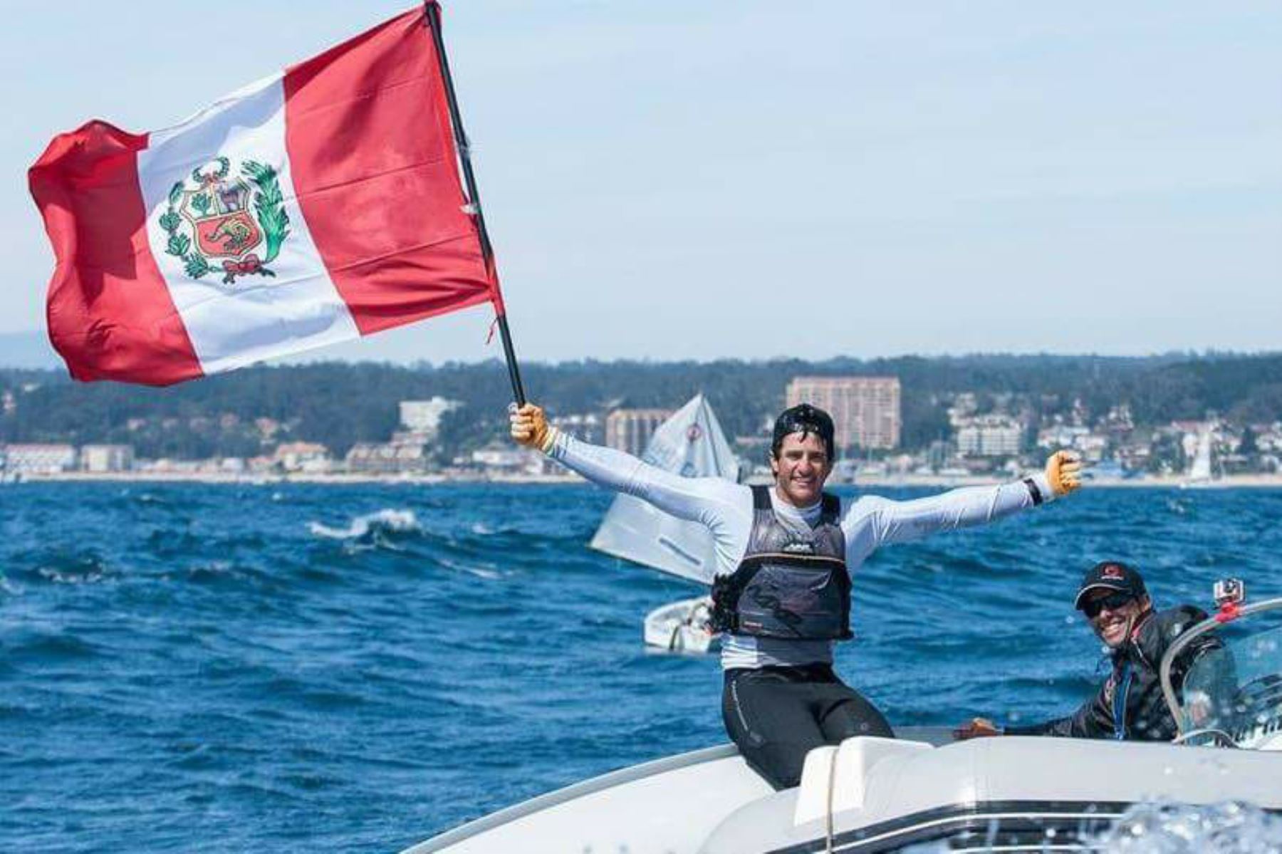 El velerista nacional Stefano Peschiera consigue la primera plaza para Perú en los Juegos Olímpicos. Foto: Facebook Stefano Peschiera