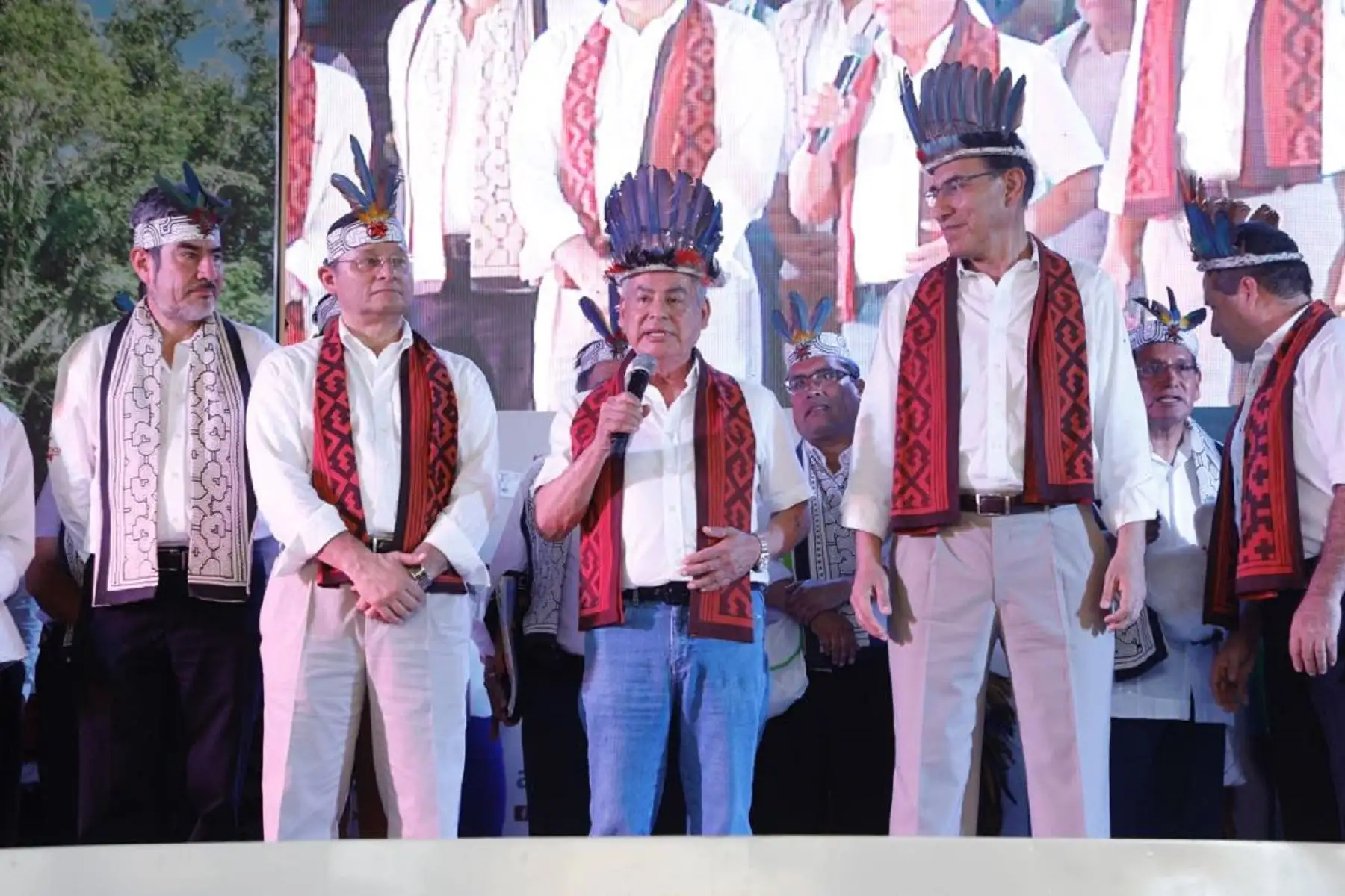 Jefe del Gabinete Ministerial, César Villanueva, junto con el Presidente de la República, Martín Vizcarra, y ministros de Estado durante inauguración de la Expo Amazónica 2018. Foto: PCM.